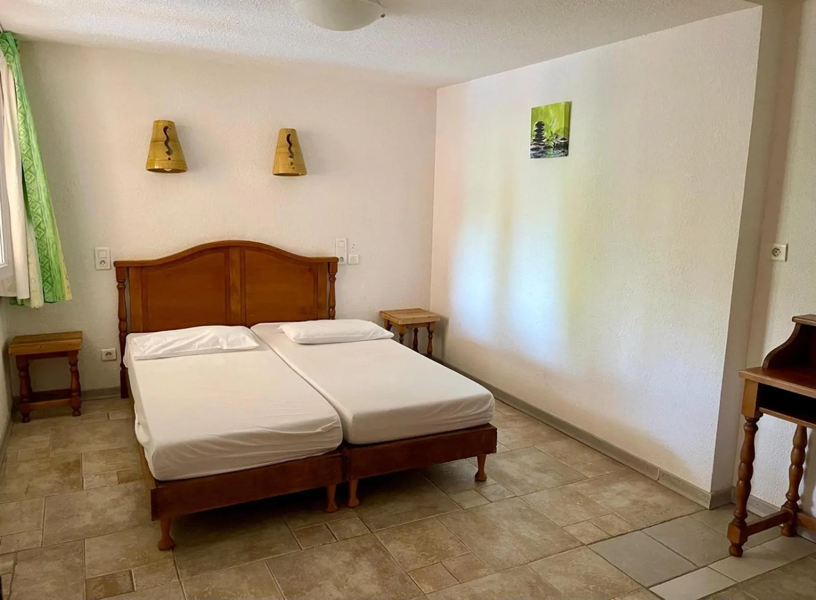 Bed in Apart'Hôtel Les 4 Sources