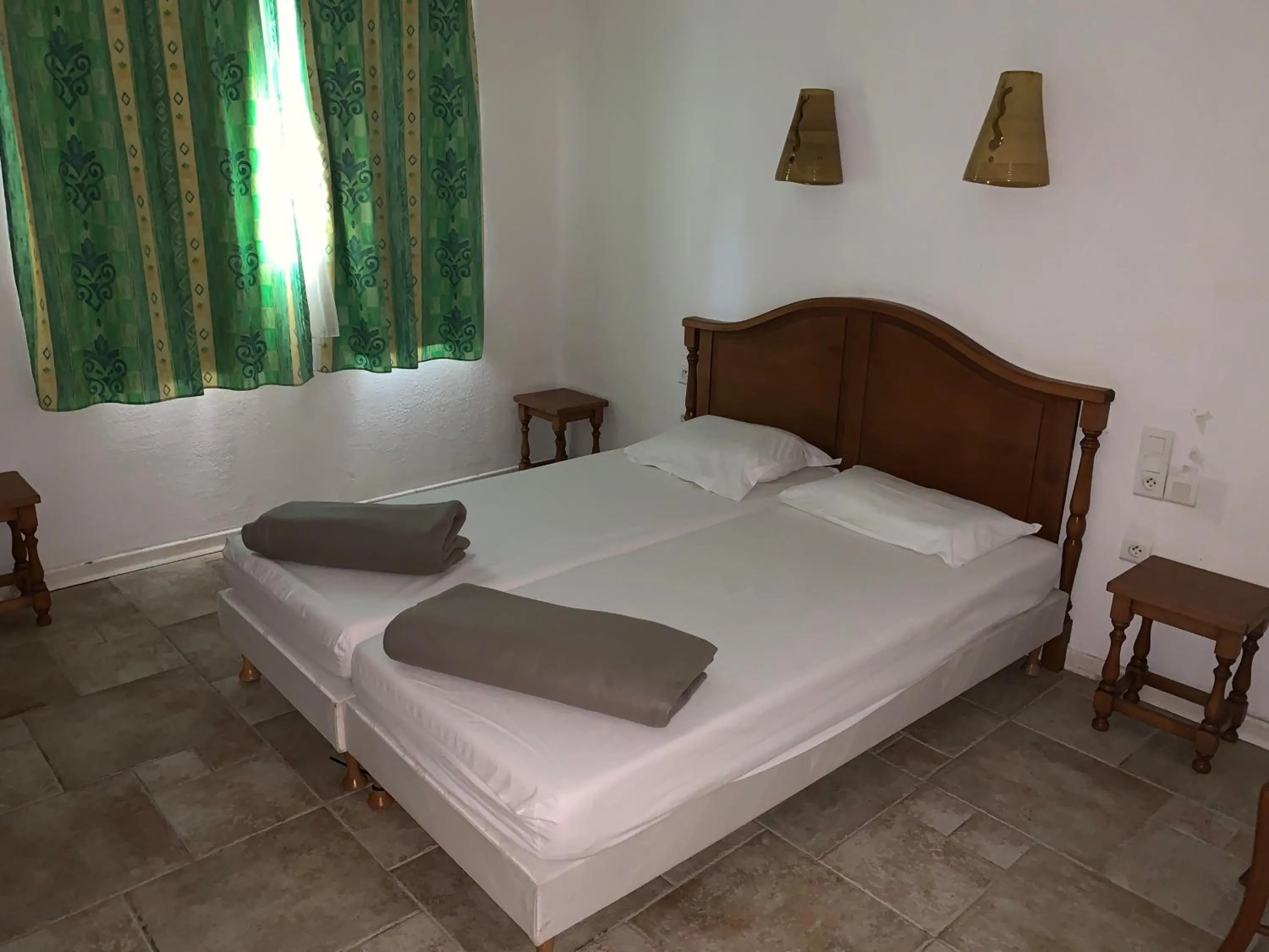 Bed in Apart'Hôtel Les 4 Sources