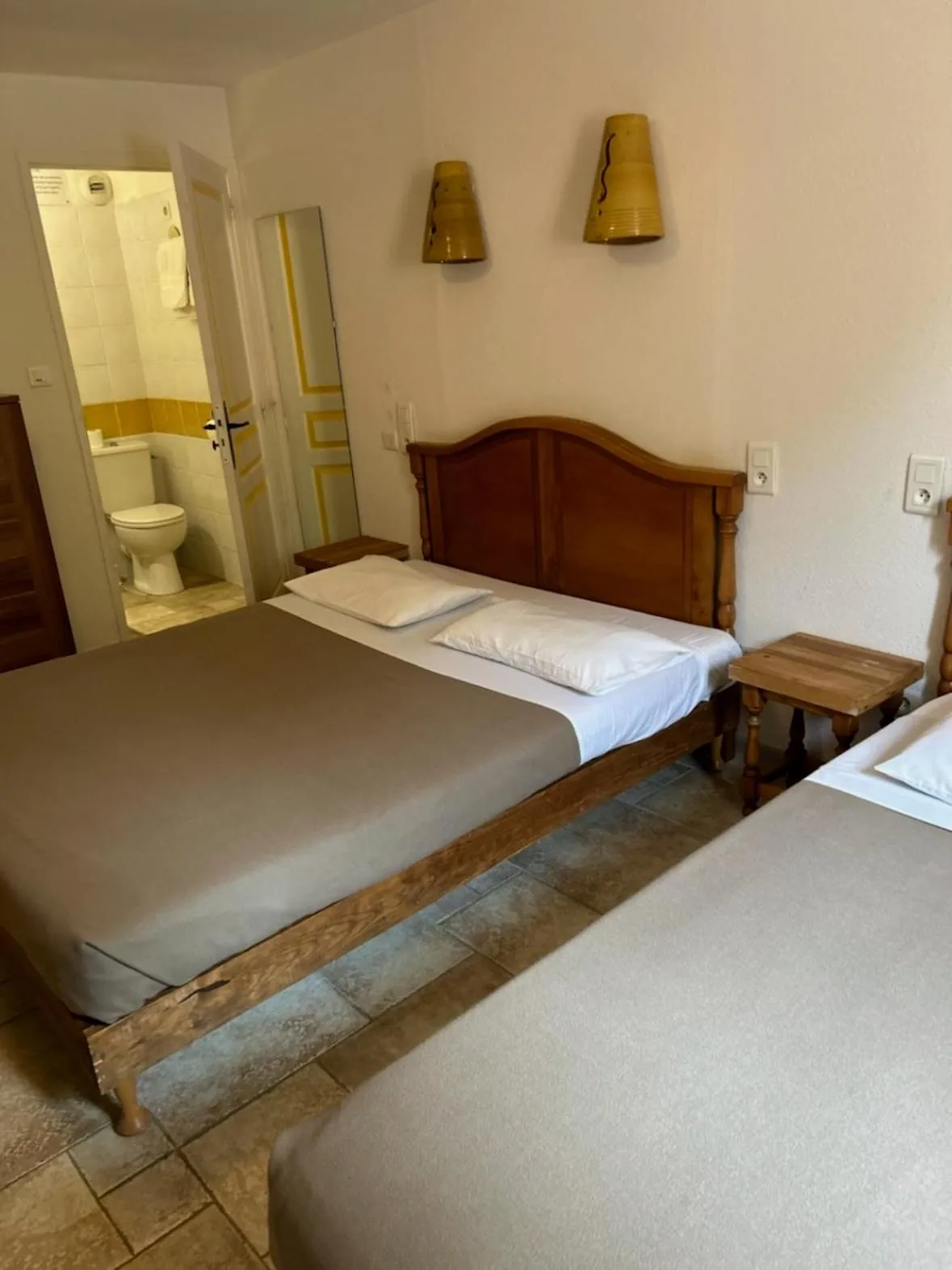 Bed in Apart'Hôtel Les 4 Sources