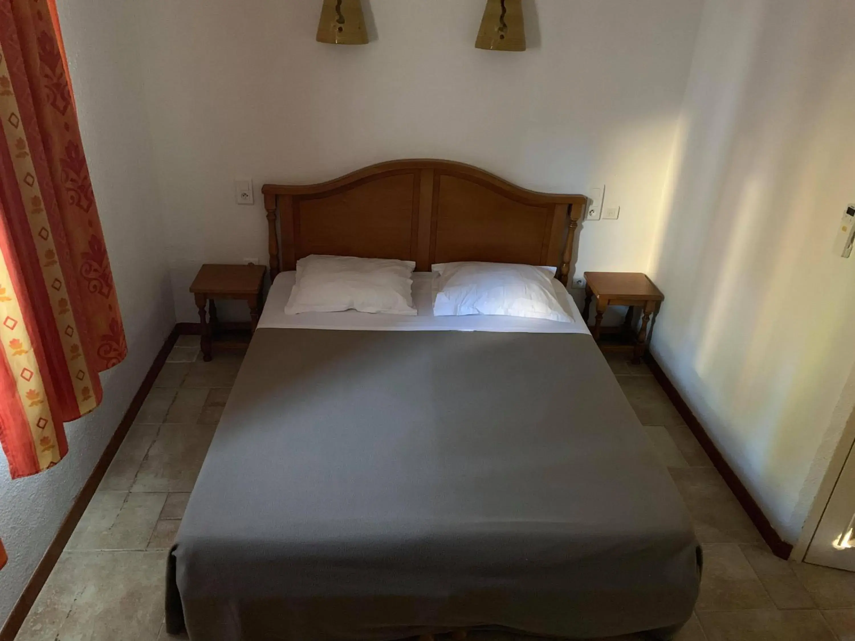 Double or Twin Room without Kitchenette in Apart'Hôtel Les 4 Sources Double or Twin Room without Kitchenette in Apart'Hôtel Les 4 Sources