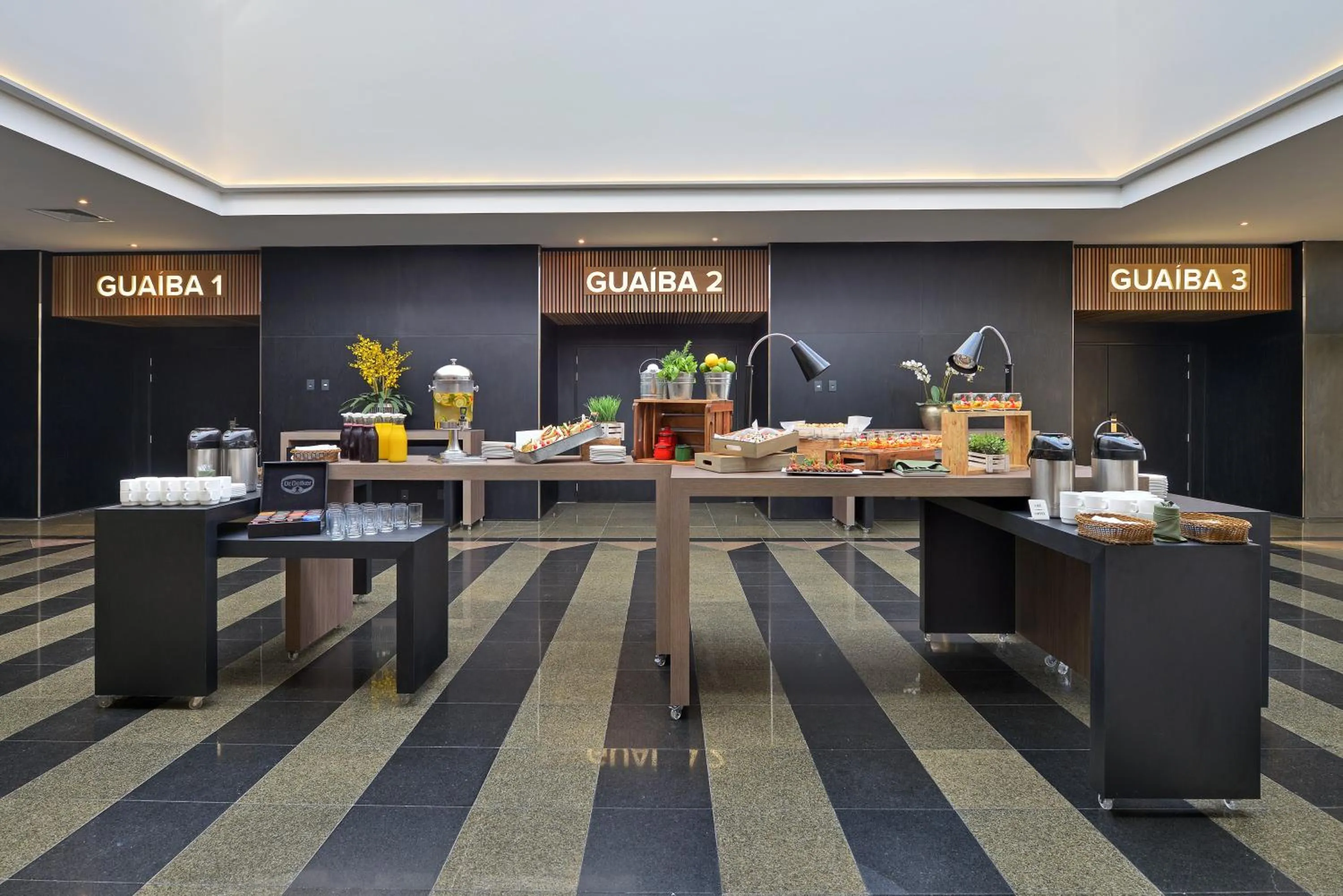 Meeting/conference room in Hotel Deville Prime Porto Alegre