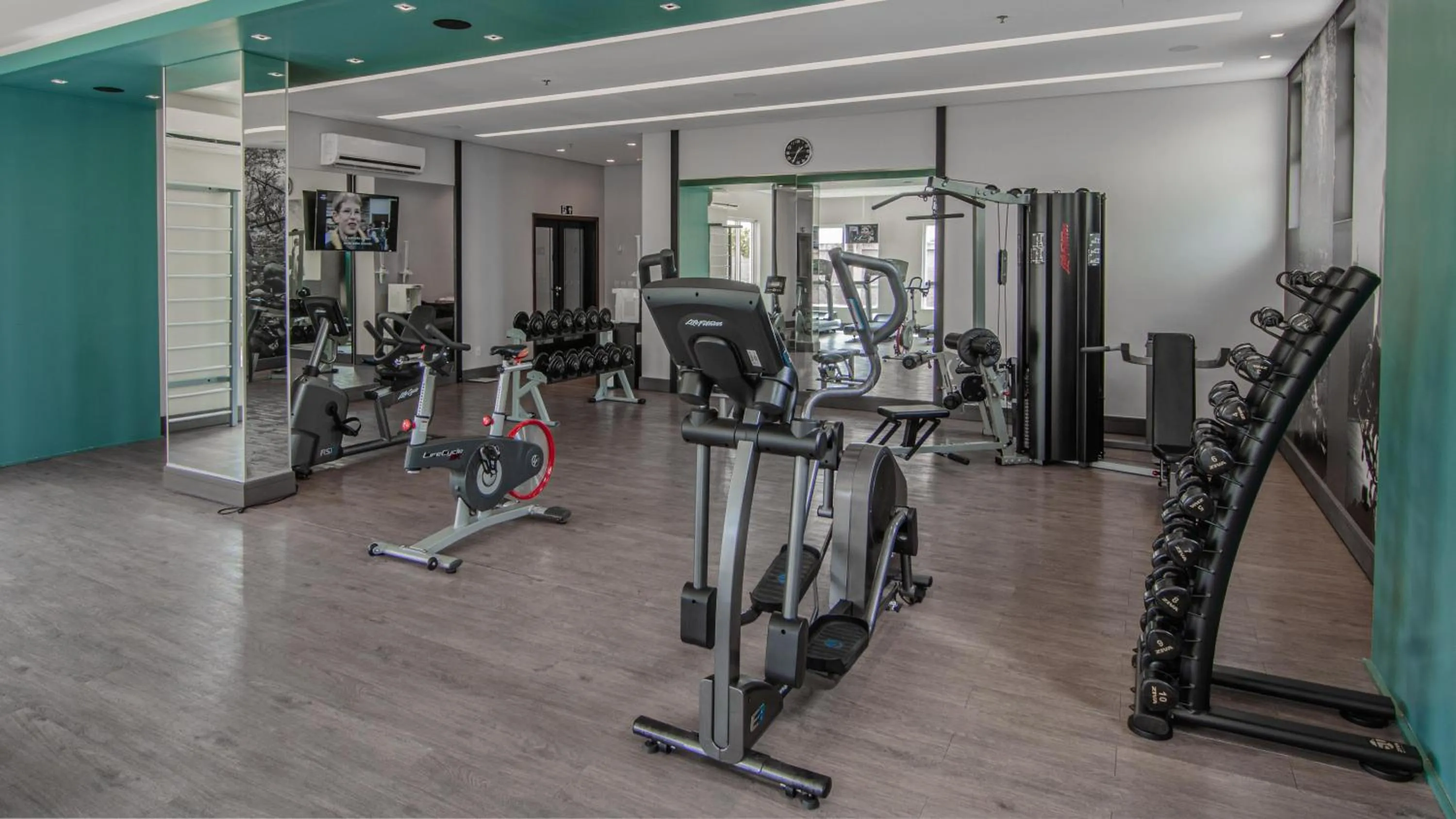 Fitness centre/facilities in Hotel Deville Prime Porto Alegre