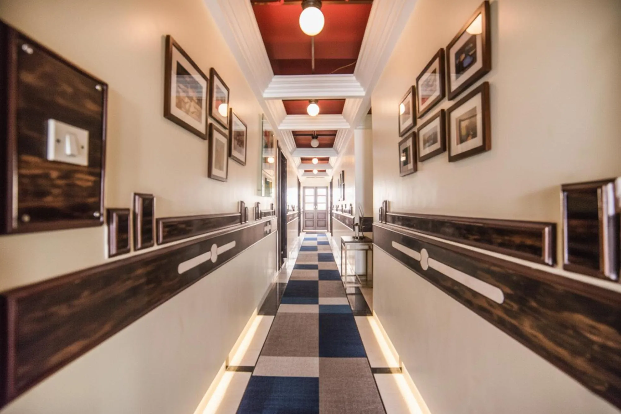 Lobby or reception in Fabhotel Santoor - Geeta Bhawan Square