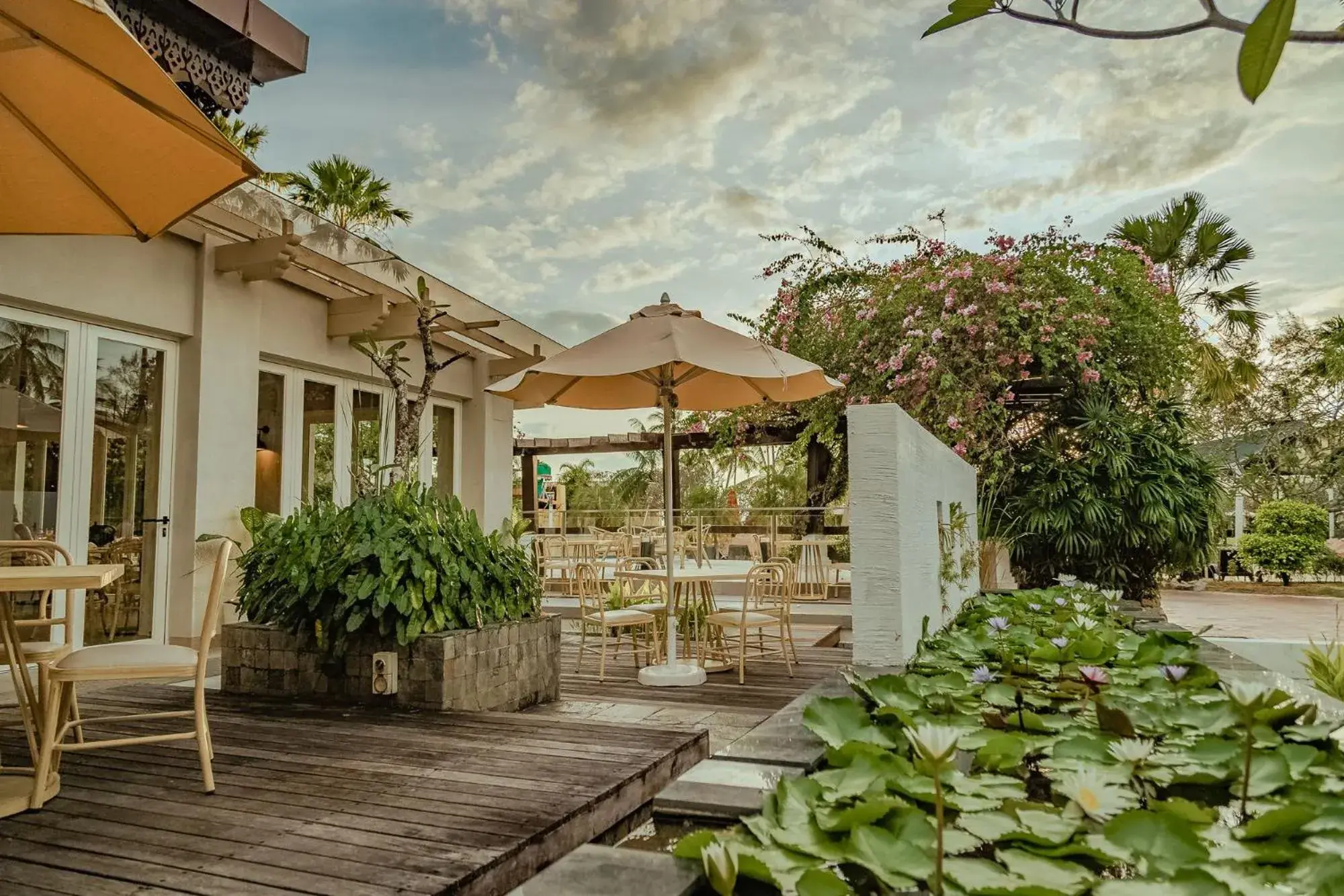 Restaurant/places to eat in Pelangi Beach Resort & Spa, Langkawi Restaurant/places to eat in Pelangi Beach Resort & Spa, Langkawi