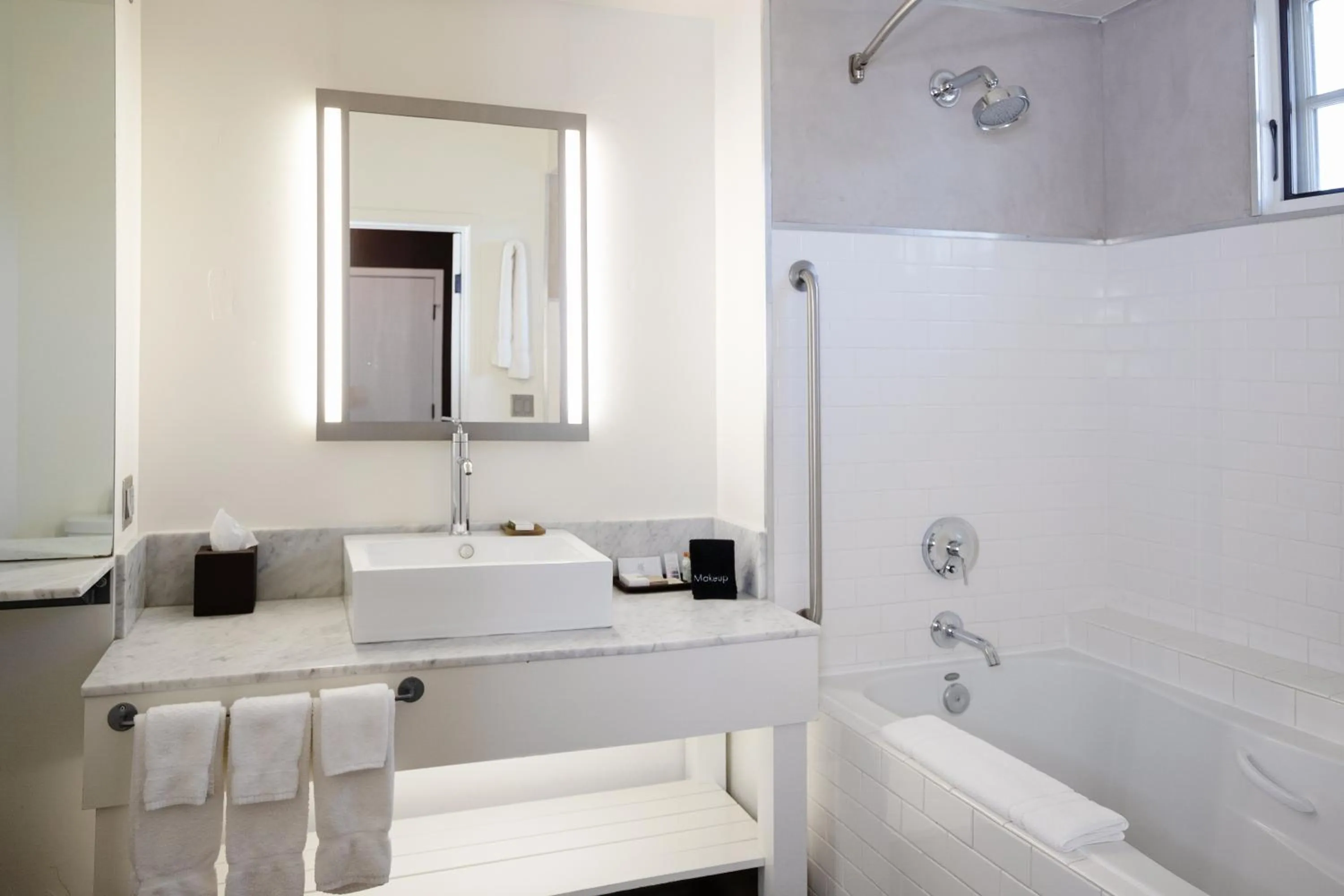 Bathroom in Appellation Lodi - Wine & Roses Resort and Spa