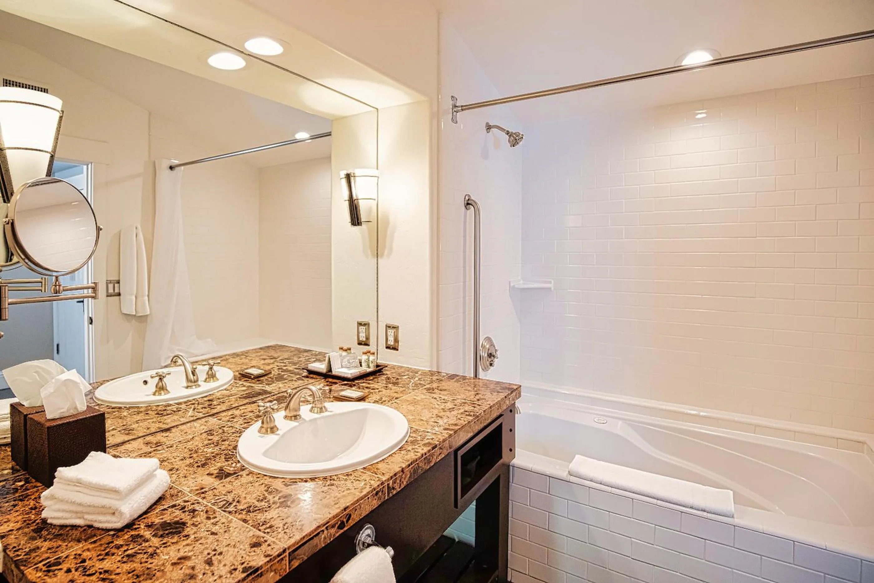 Bathroom in Appellation Lodi - Wine & Roses Resort and Spa