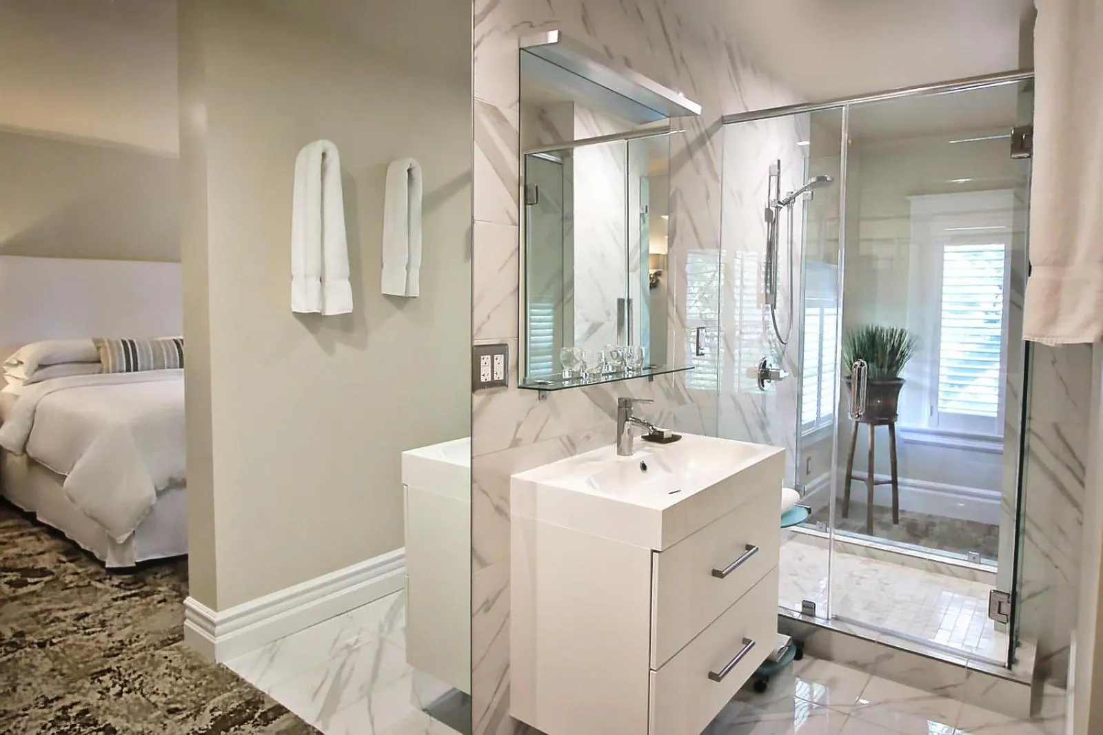 Shower in Appellation Lodi - Wine & Roses Resort and Spa