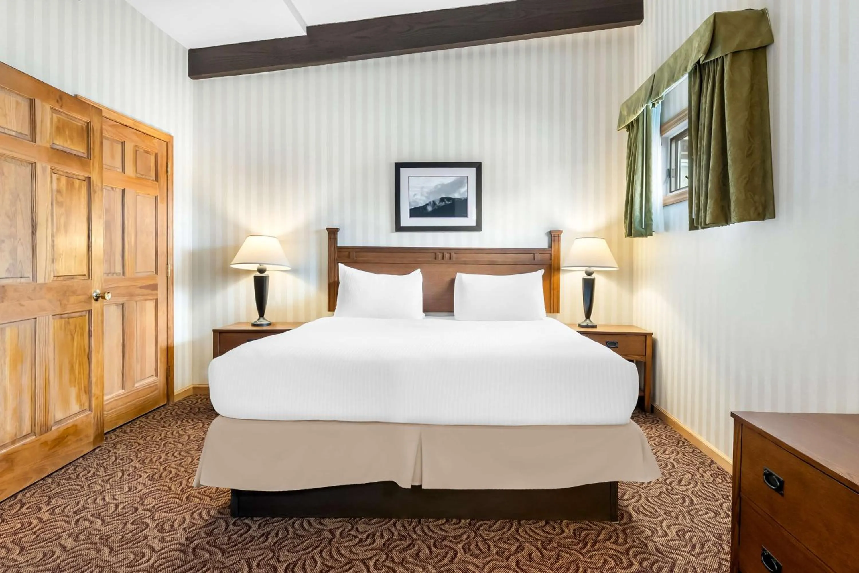 Photo of the whole room, Bed in Best Western Adirondack Inn