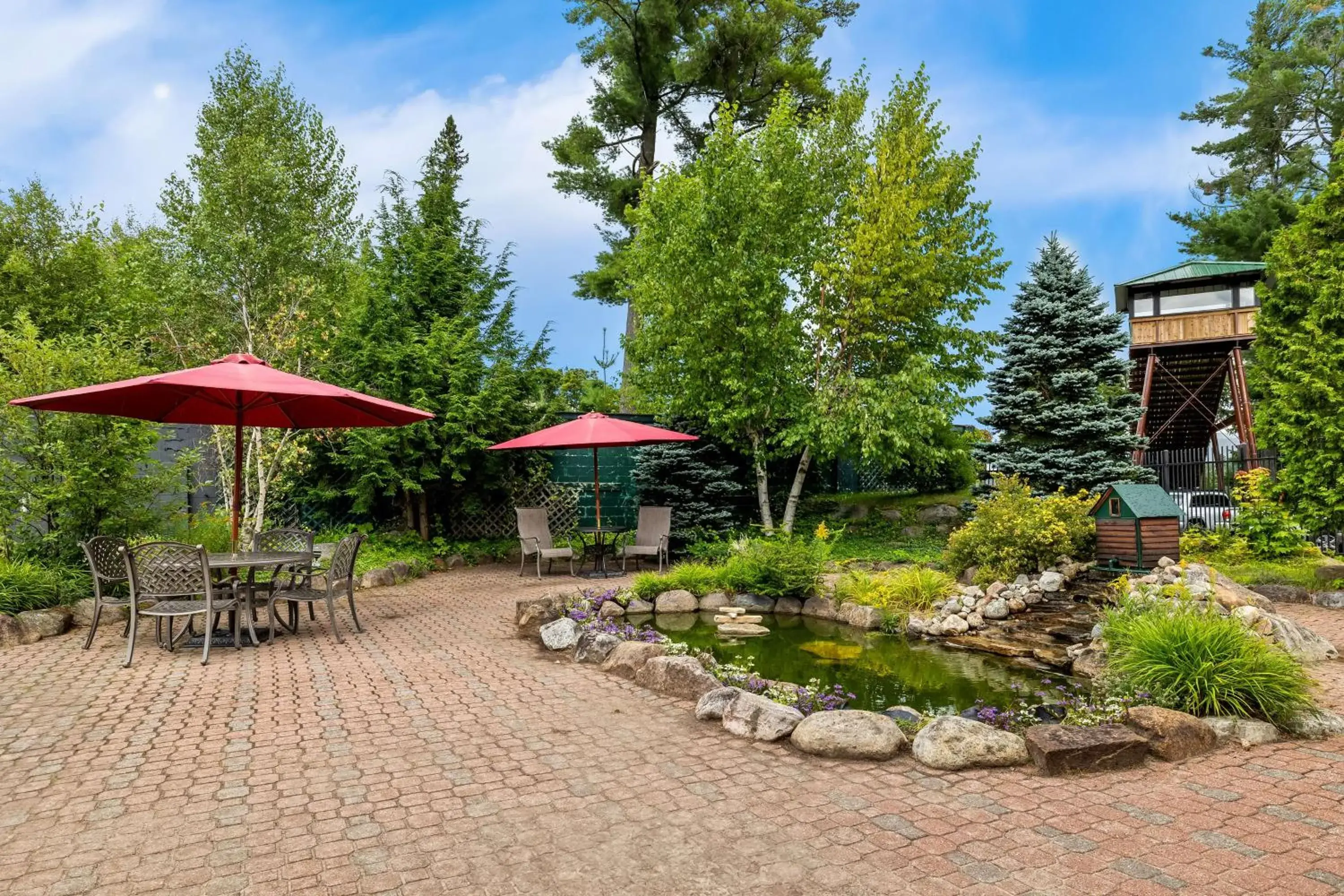 Property building in Best Western Adirondack Inn Property building in Best Western Adirondack Inn