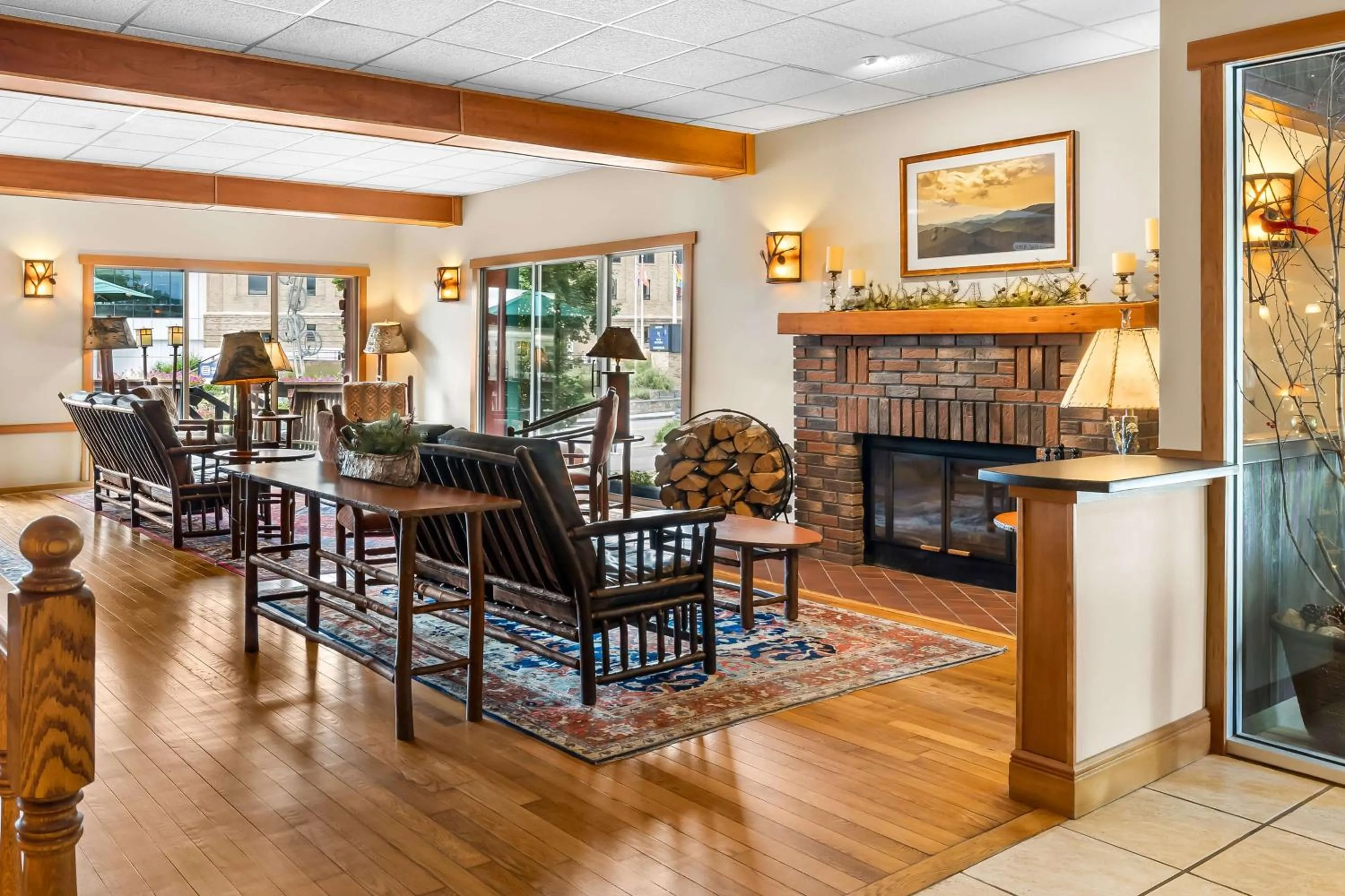 Lounge or bar in Best Western Adirondack Inn