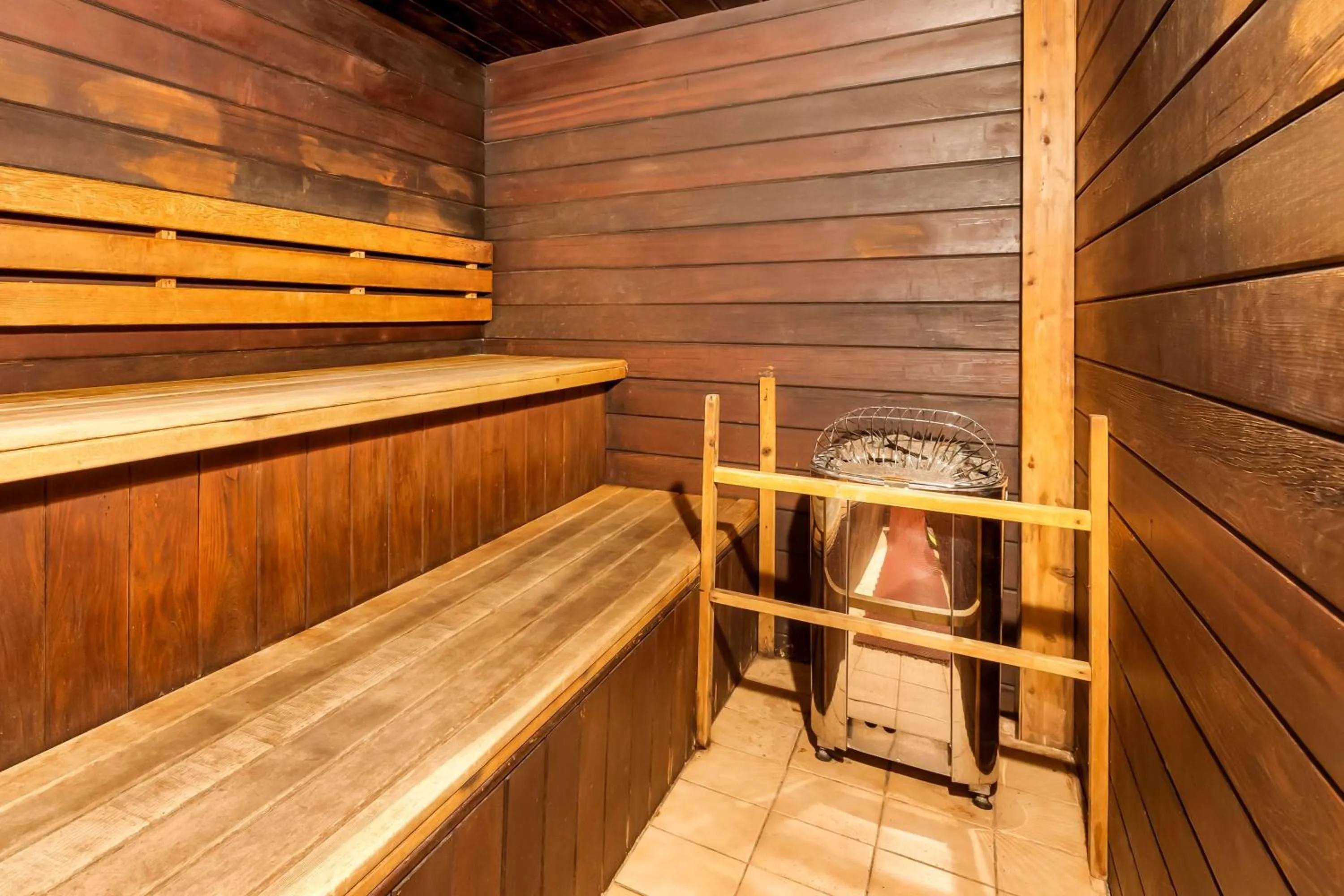 Spa and wellness centre/facilities in Best Western Adirondack Inn