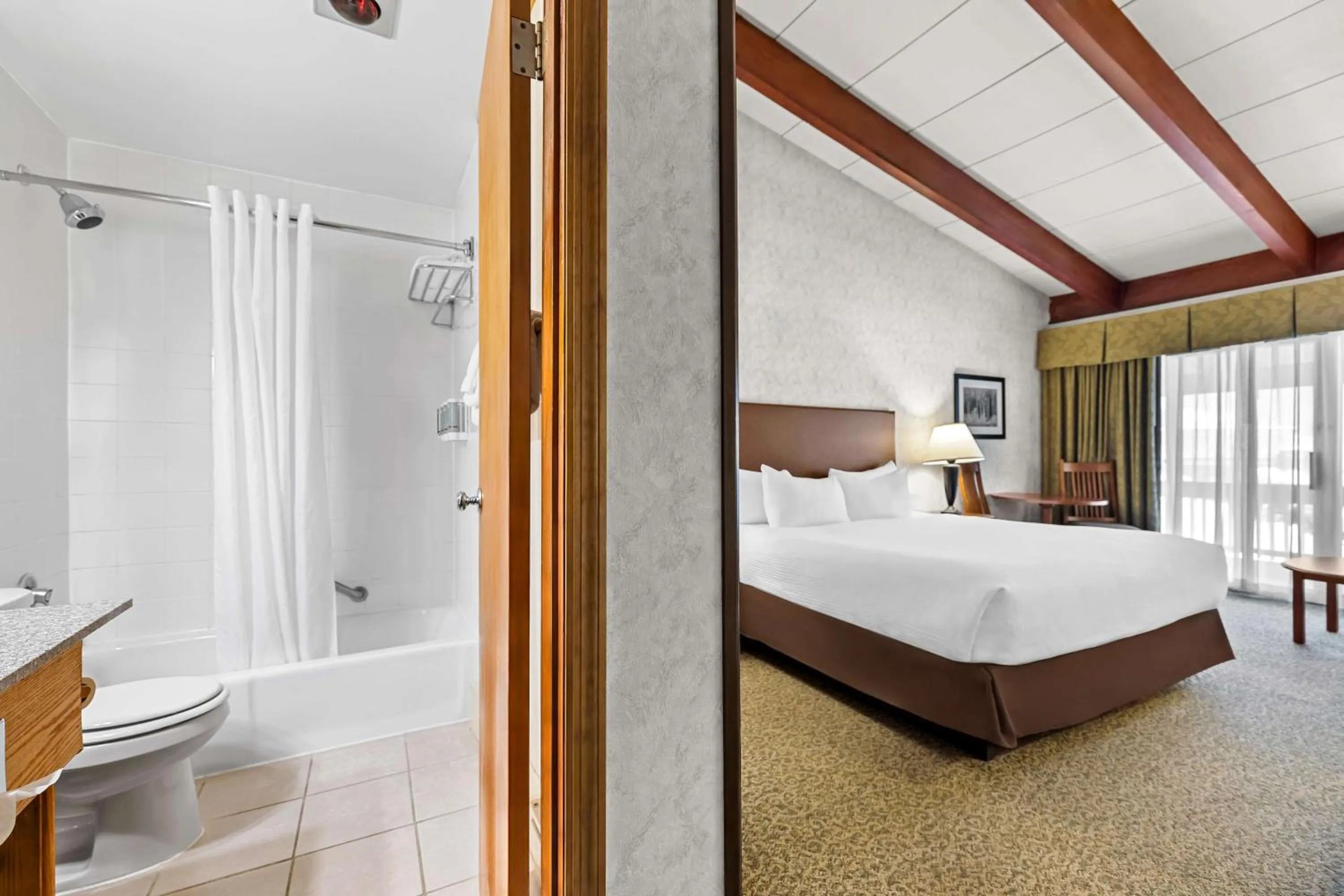 Bedroom, Bed in Best Western Adirondack Inn