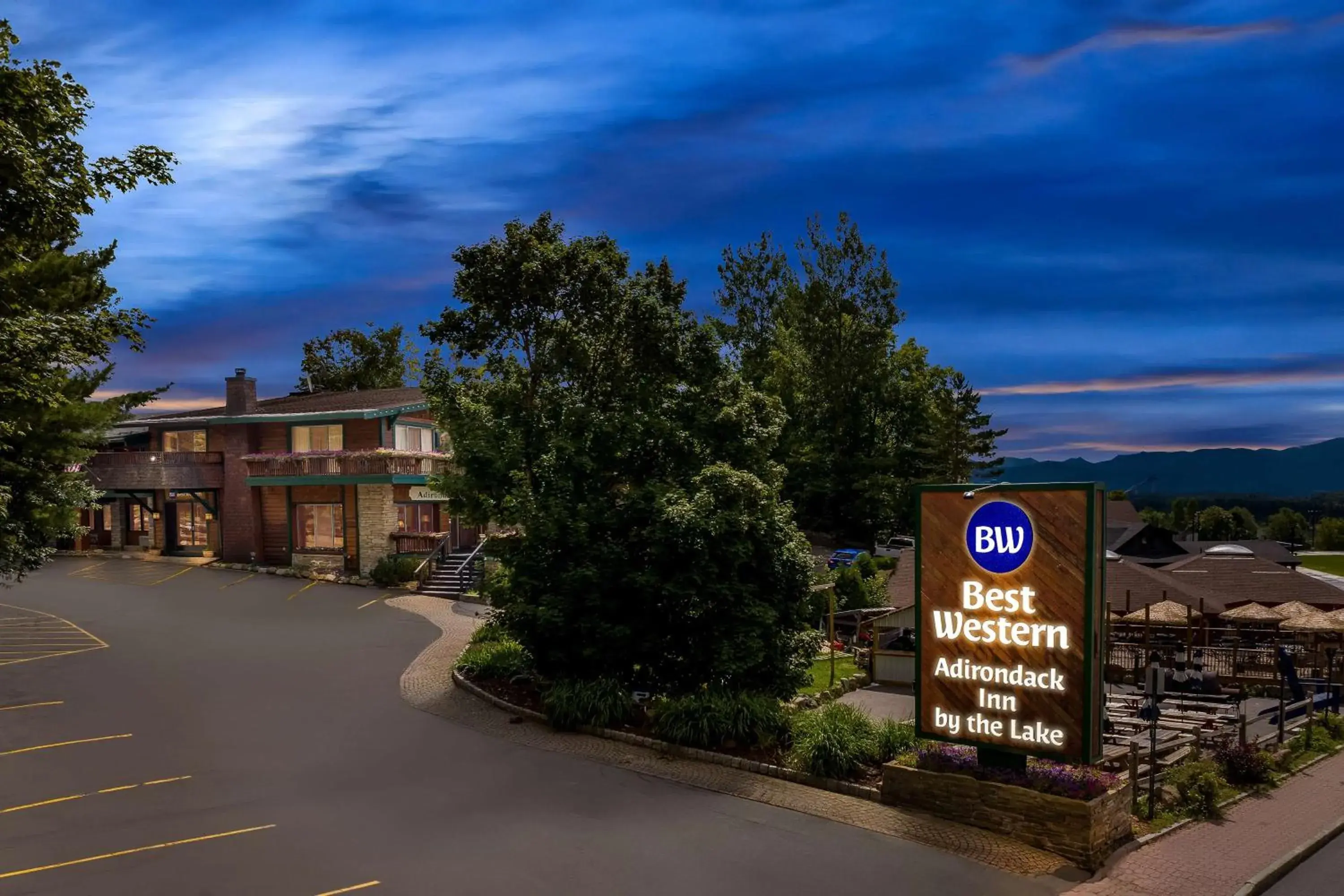 Property building in Best Western Adirondack Inn Property building in Best Western Adirondack Inn