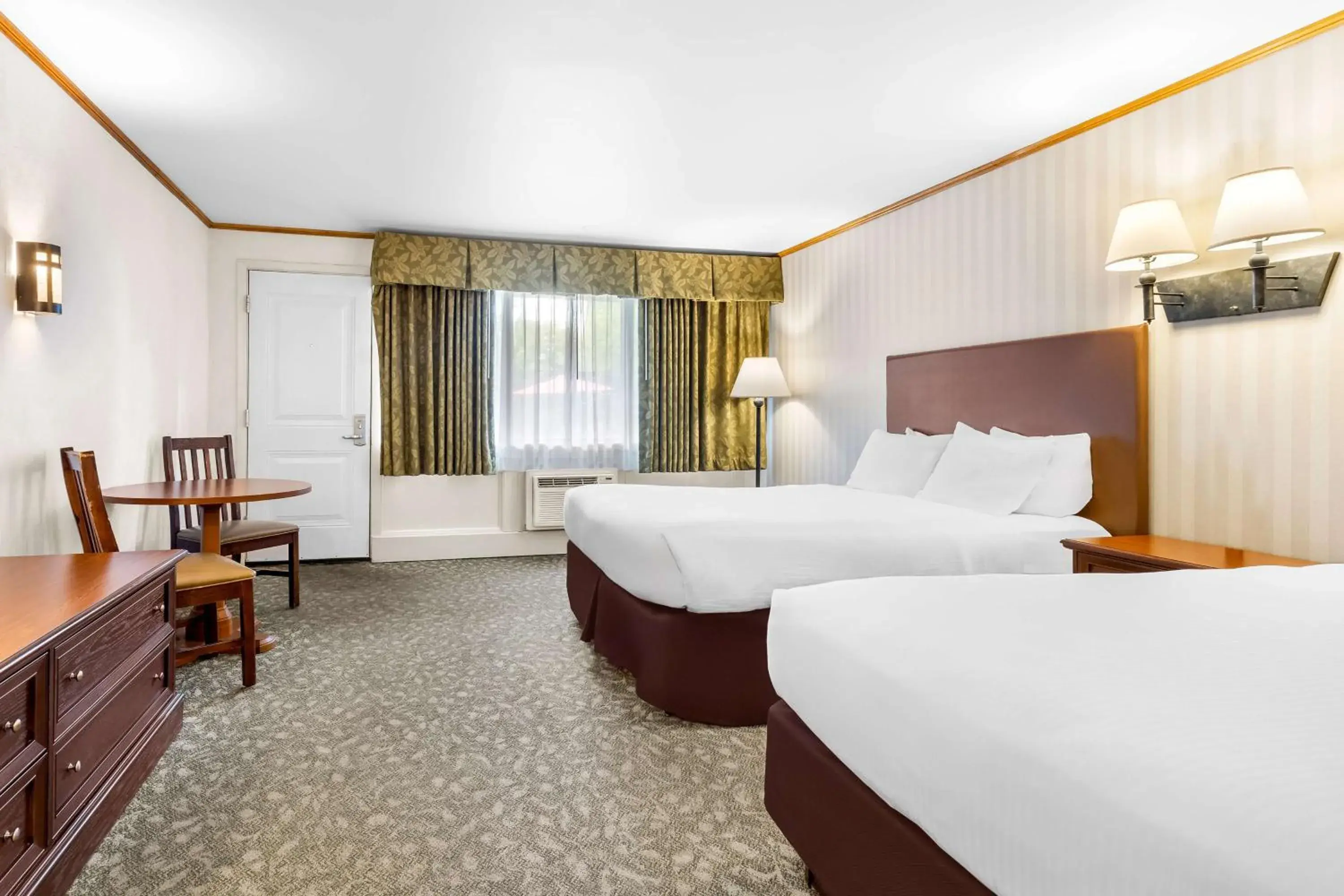 Bedroom, Bed in Best Western Adirondack Inn Bedroom, Bed in Best Western Adirondack Inn