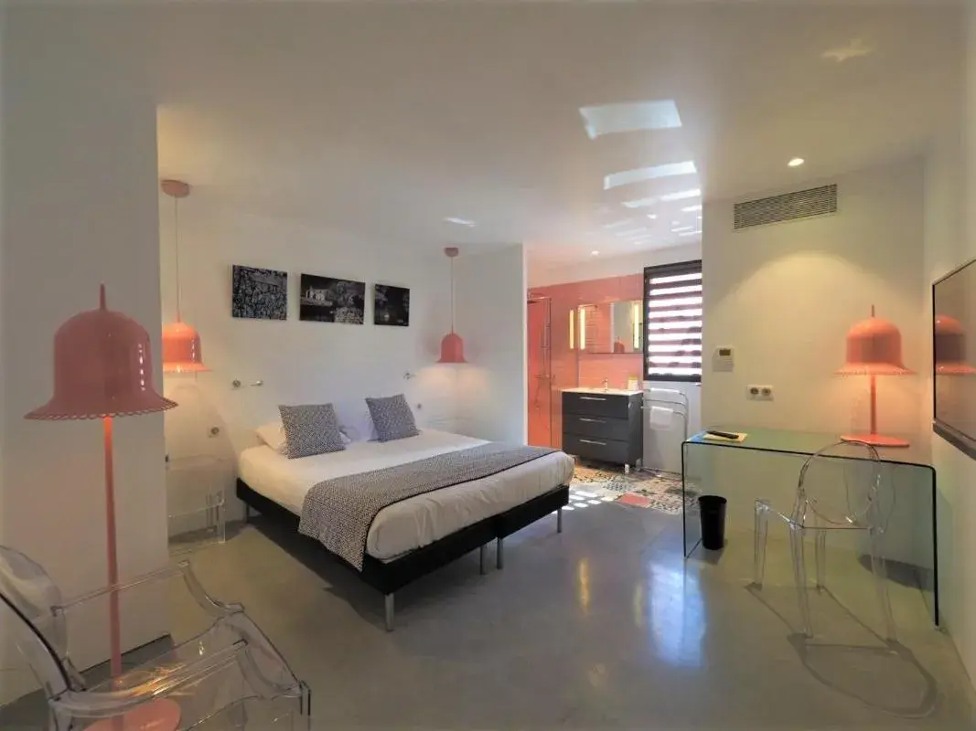 Deluxe Double or Twin Room in Contact Hôtel Le Minervois - Hôtel & Restaurant Au nord de Carcassonne Deluxe Double or Twin Room in Contact Hôtel Le Minervois - Hôtel & Restaurant Au nord de Carcassonne