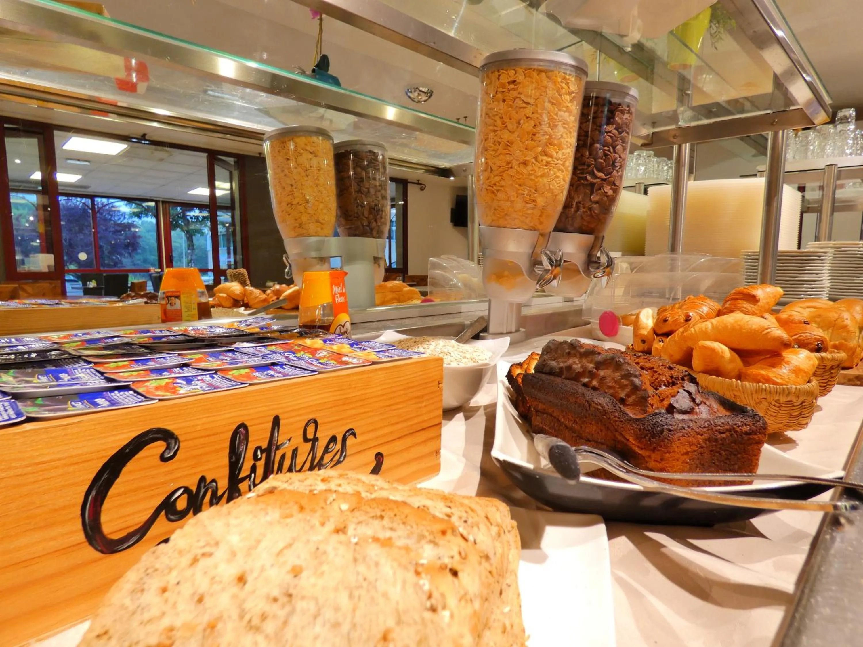 Food and drinks in Hôtel du Parc Limoges & Restaurant "Le temps d'une pause"