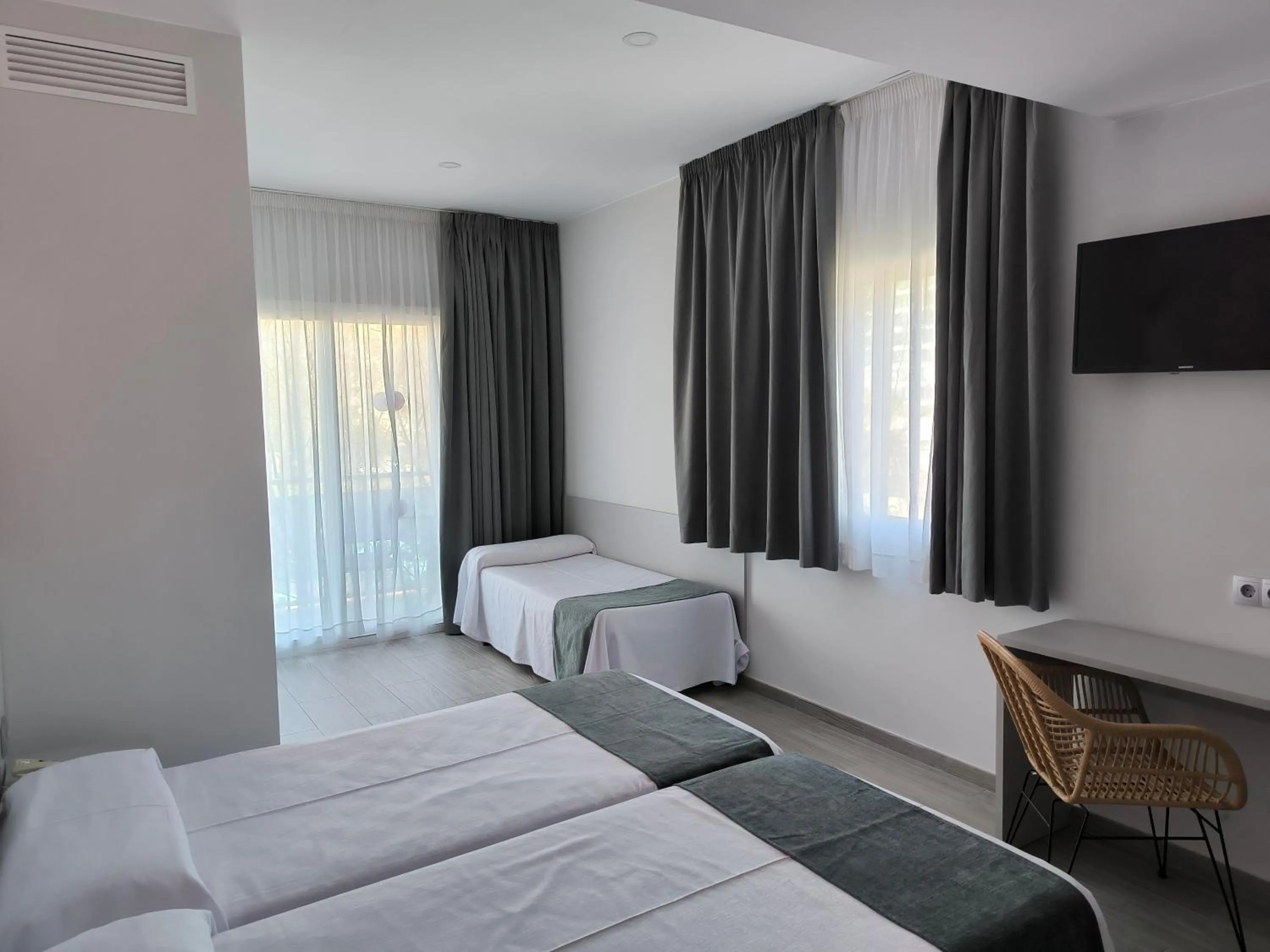 Bedroom, Bed in Hotel Maria del Mar