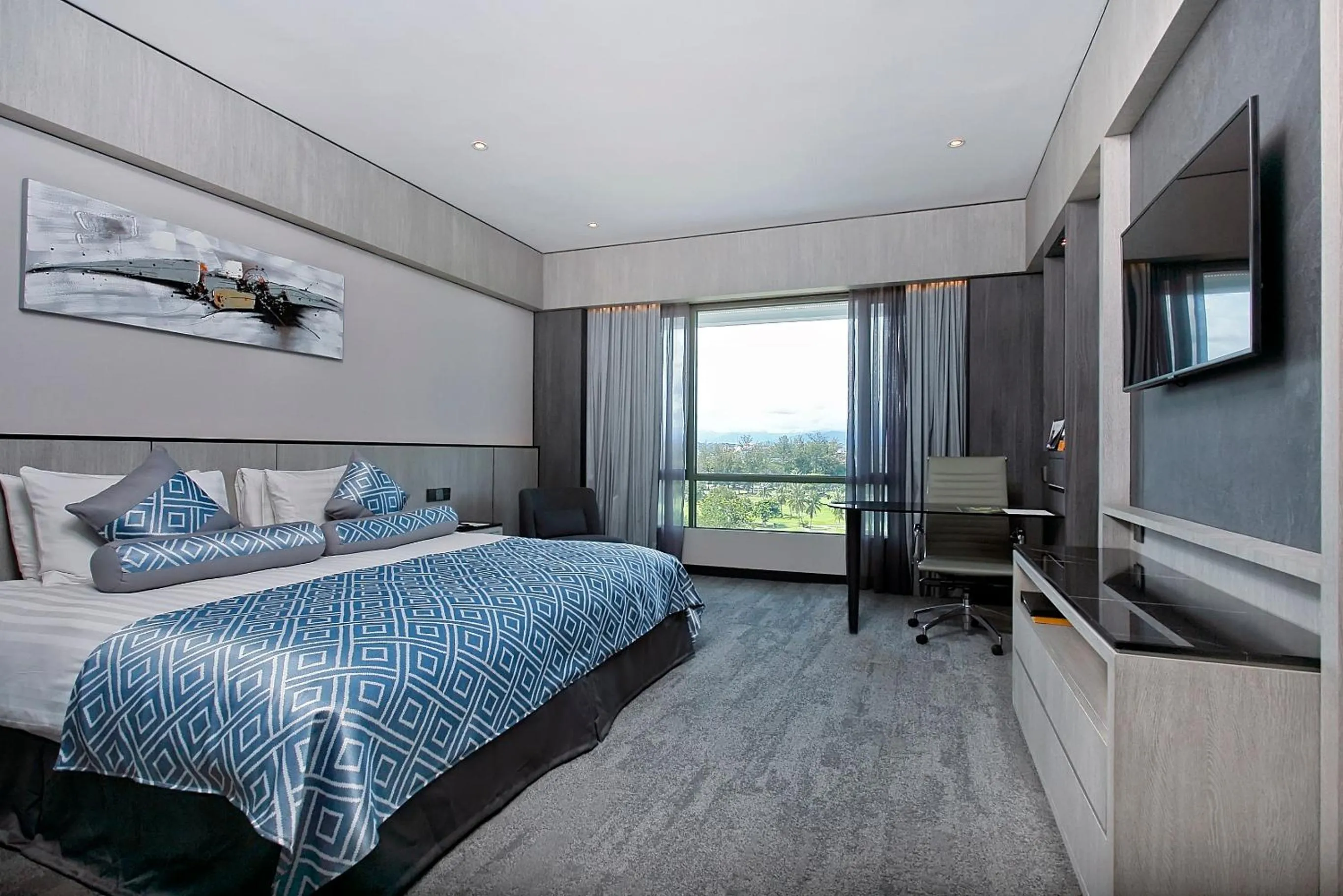 Bedroom, Bed in The Pacific Sutera Hotel