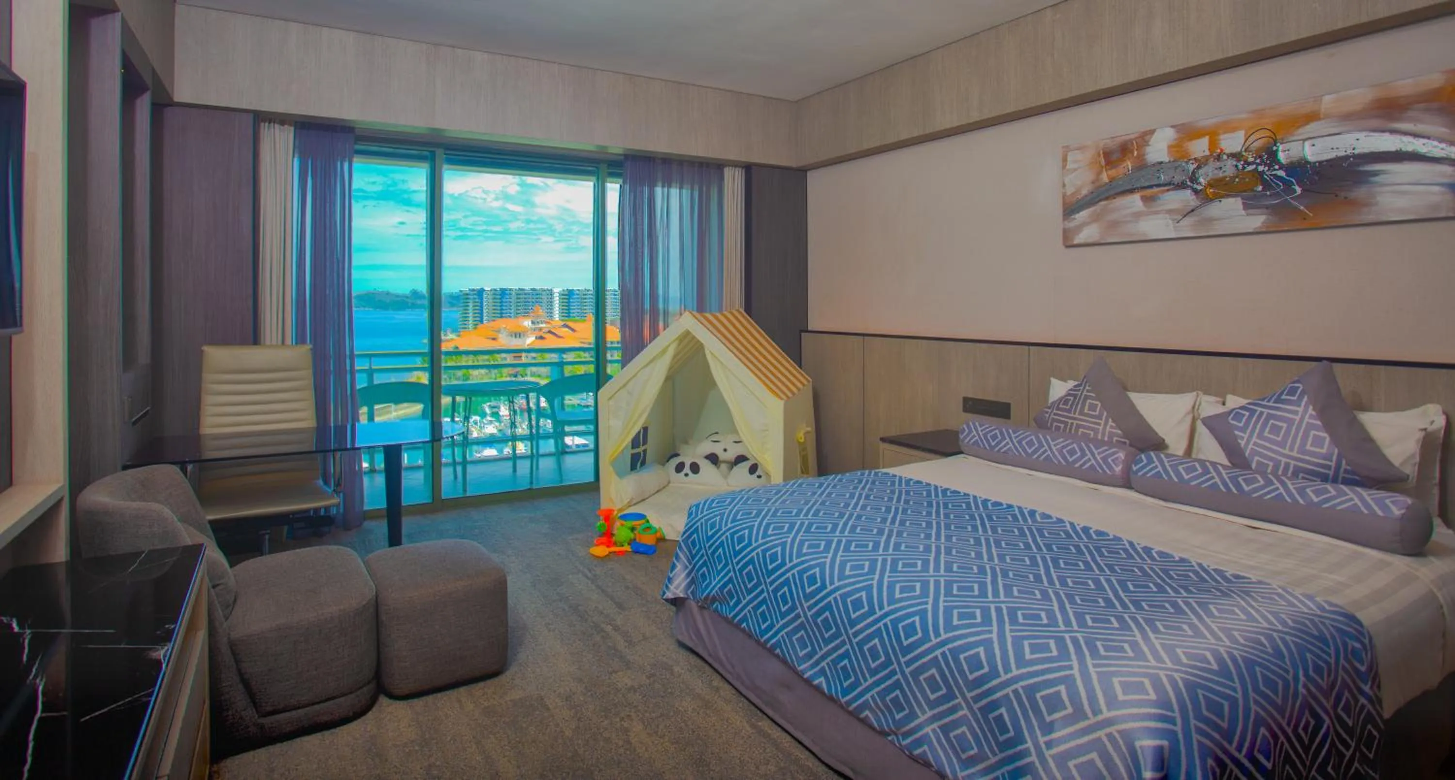 Bedroom, Bed in The Pacific Sutera Hotel