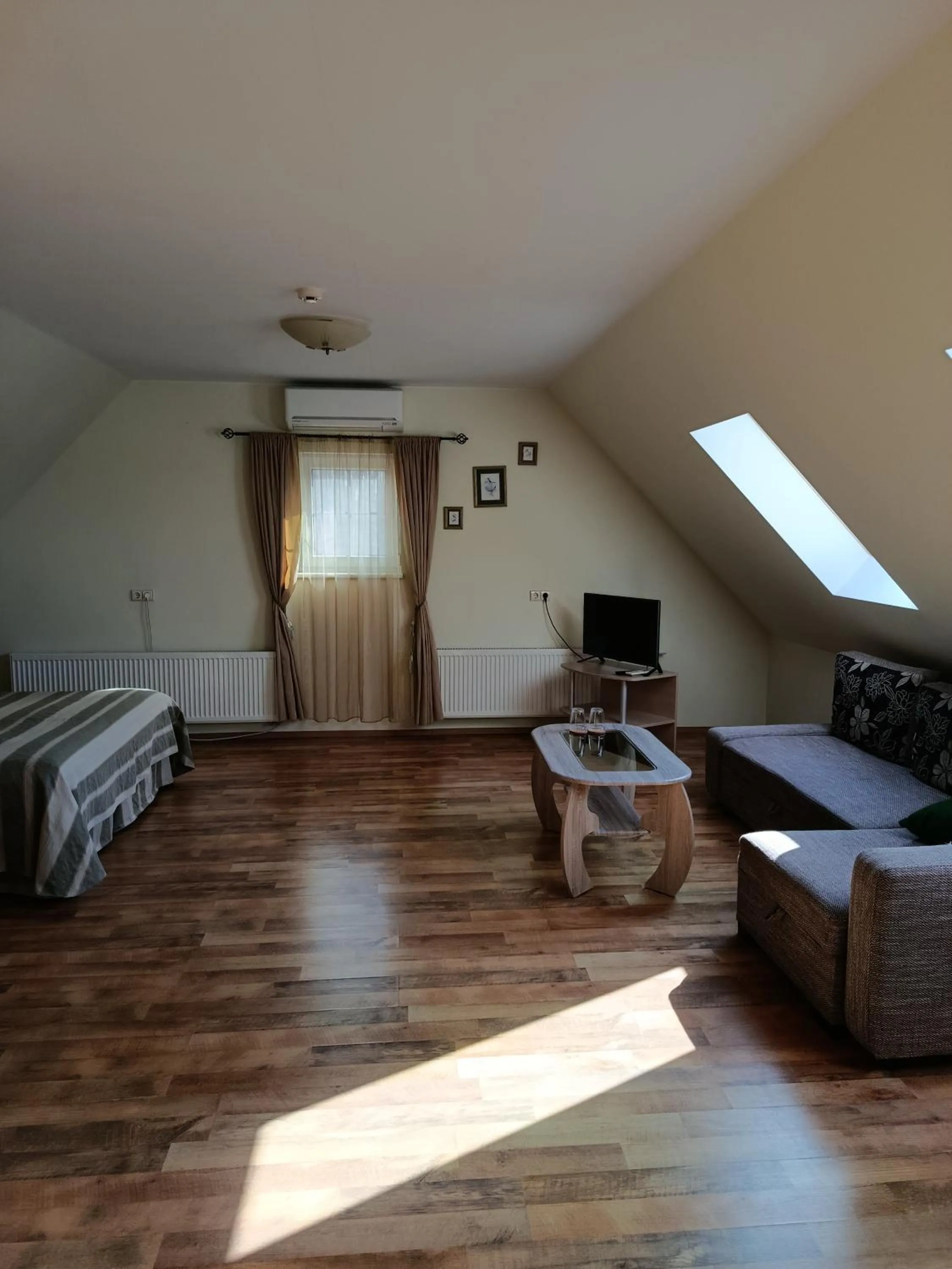 Studio with Sofa Bed in Girele