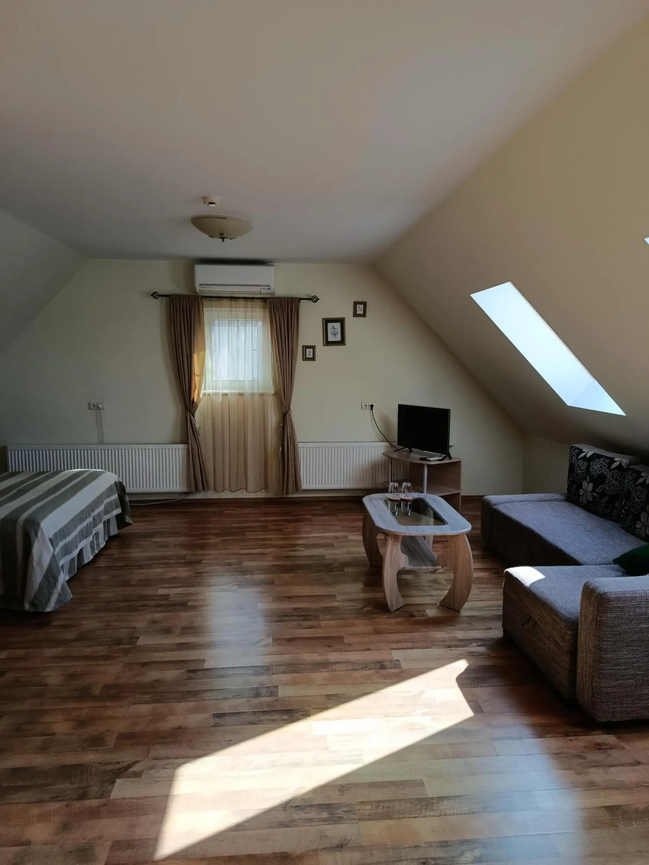 Studio with Sofa Bed in Girele Studio with Sofa Bed in Girele
