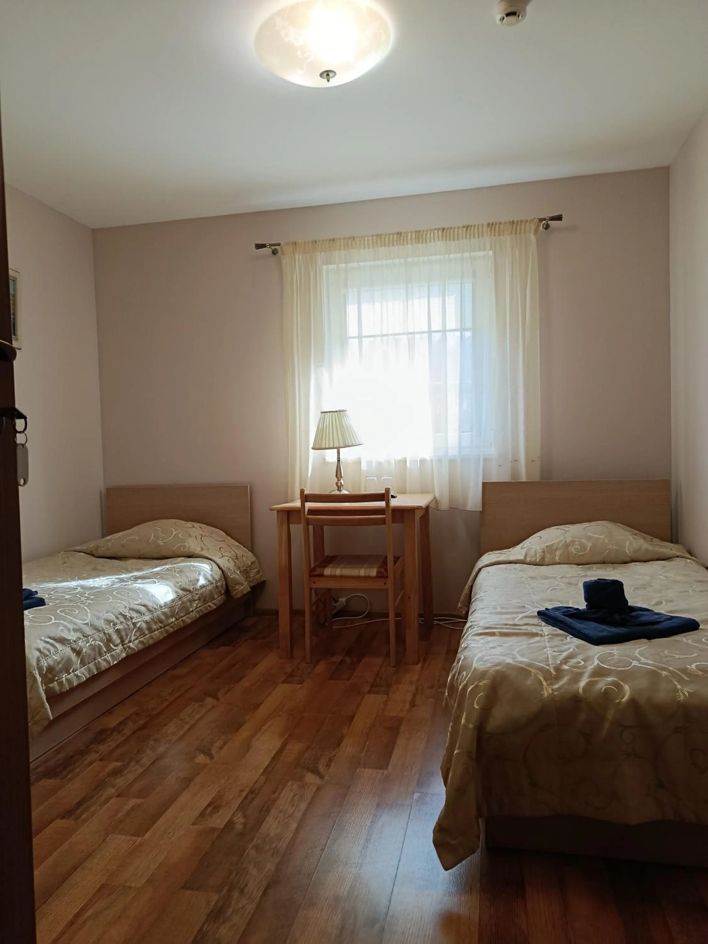 Economy Twin Room in Girele