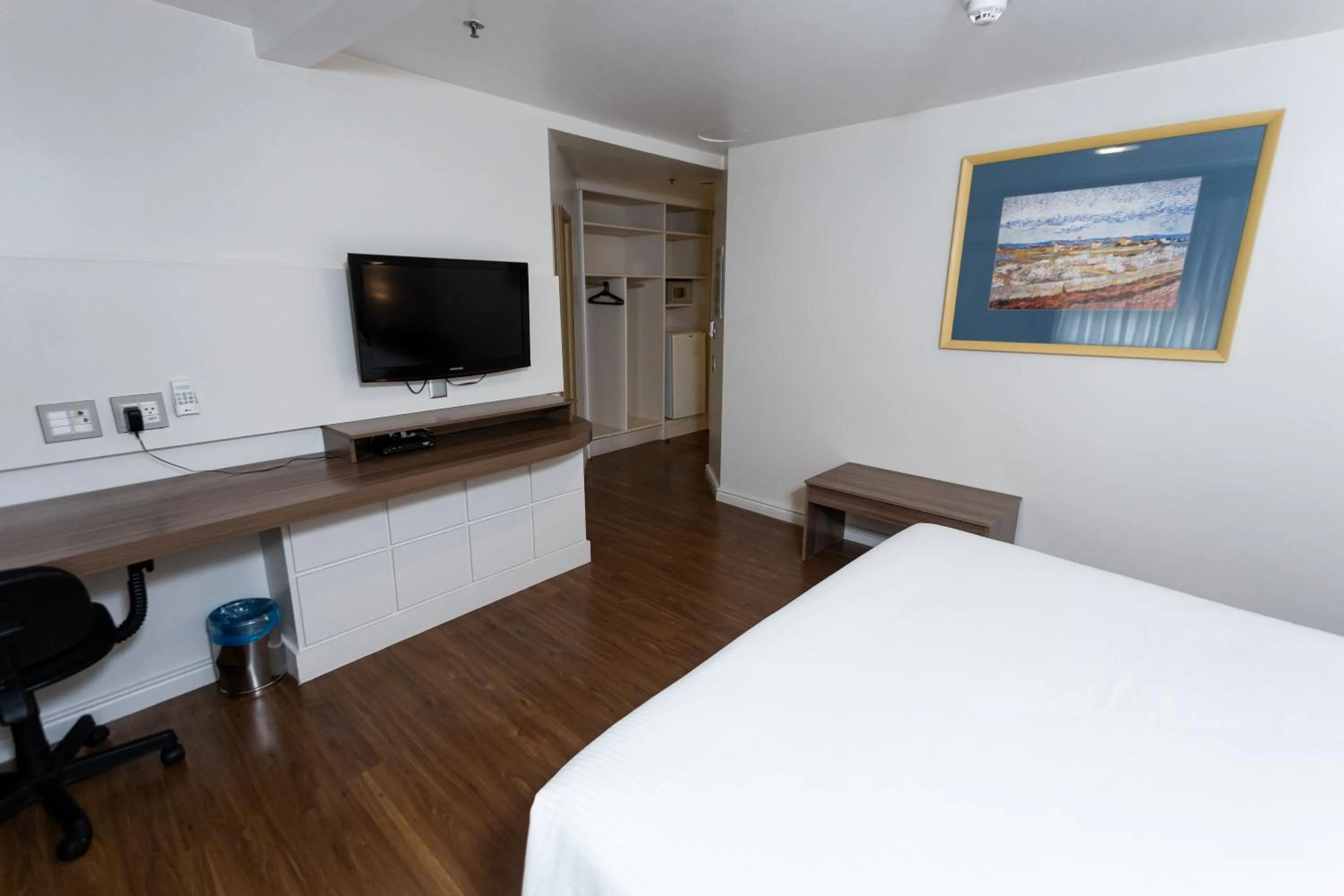 Bedroom, Bed in Master Porto Alegre Hotel - Av Carlos Gomes, Próximo ao Consulado Americano