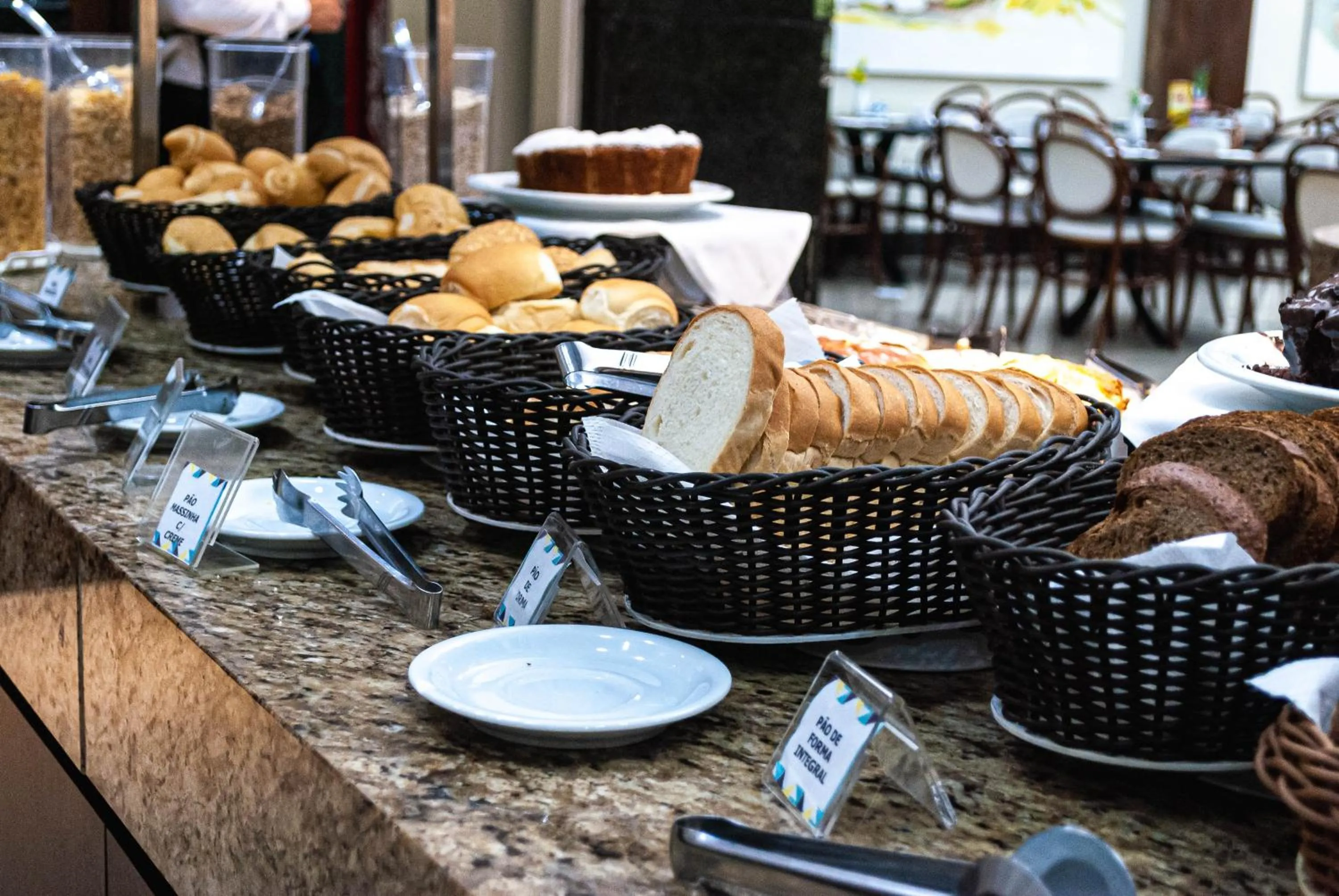 Breakfast in Master Porto Alegre Hotel - Av Carlos Gomes, Próximo ao Consulado Americano