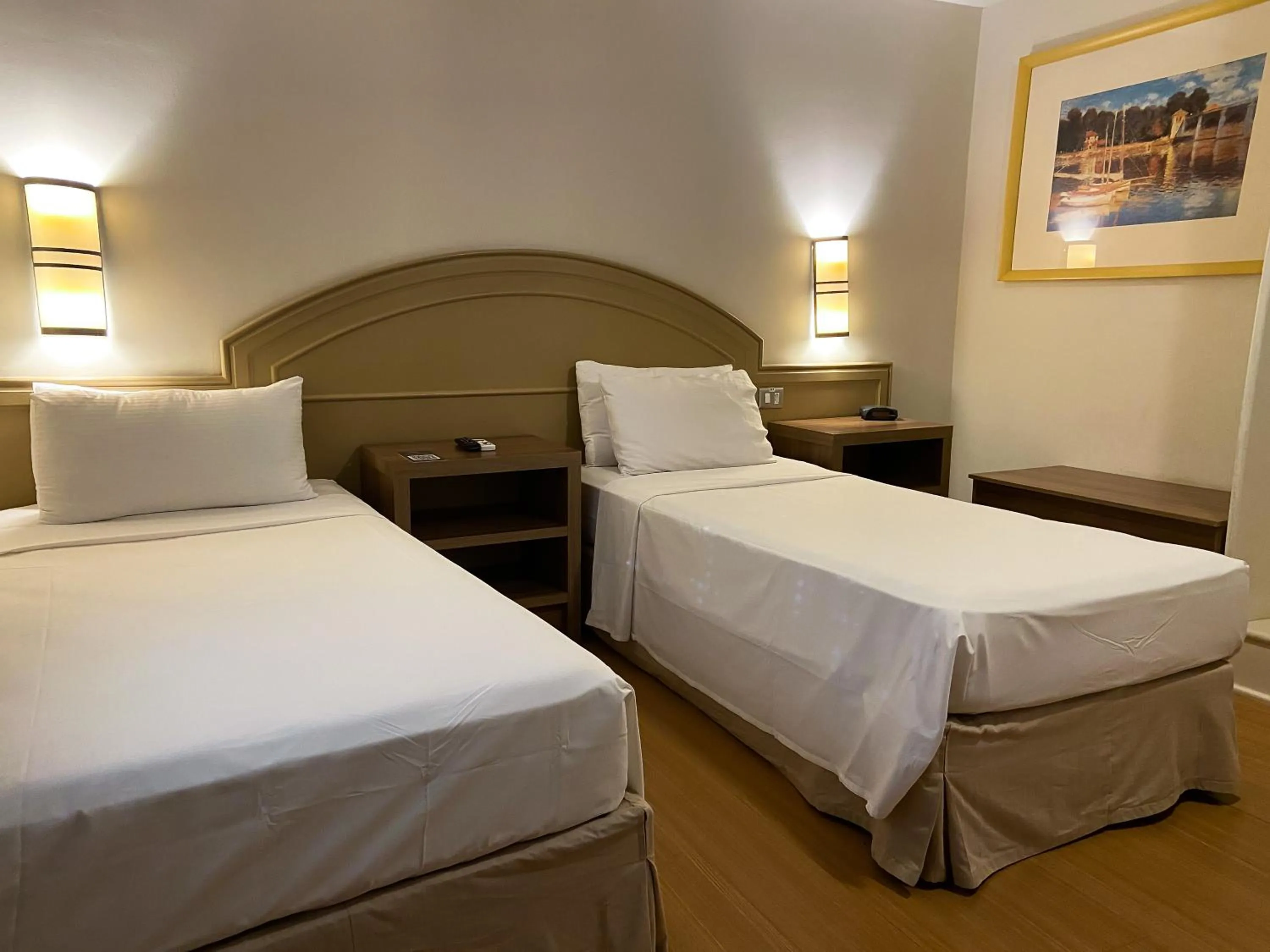 Bedroom, Bed in Master Porto Alegre Hotel - Av Carlos Gomes, Próximo ao Consulado Americano