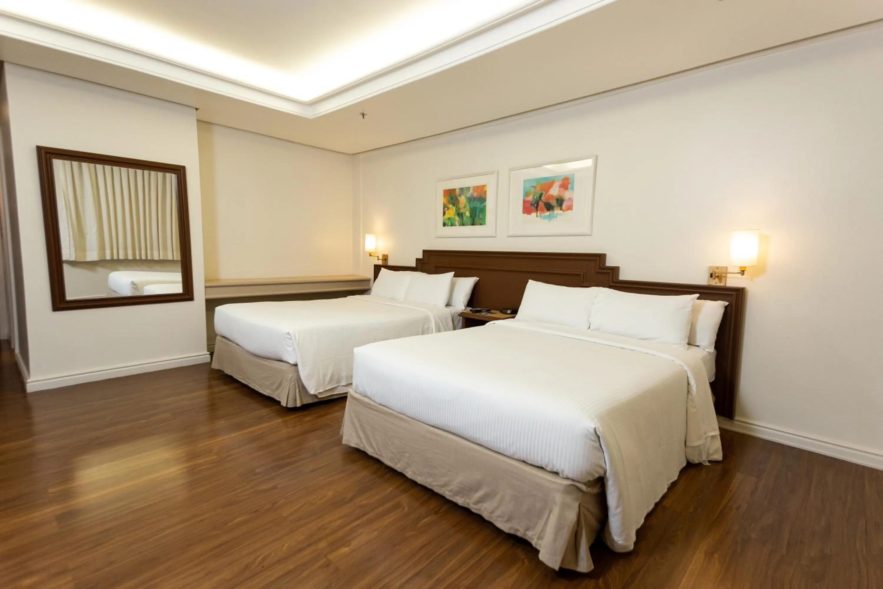 Photo of the whole room, Bed in Master Porto Alegre Hotel - Av Carlos Gomes, Próximo ao Consulado Americano