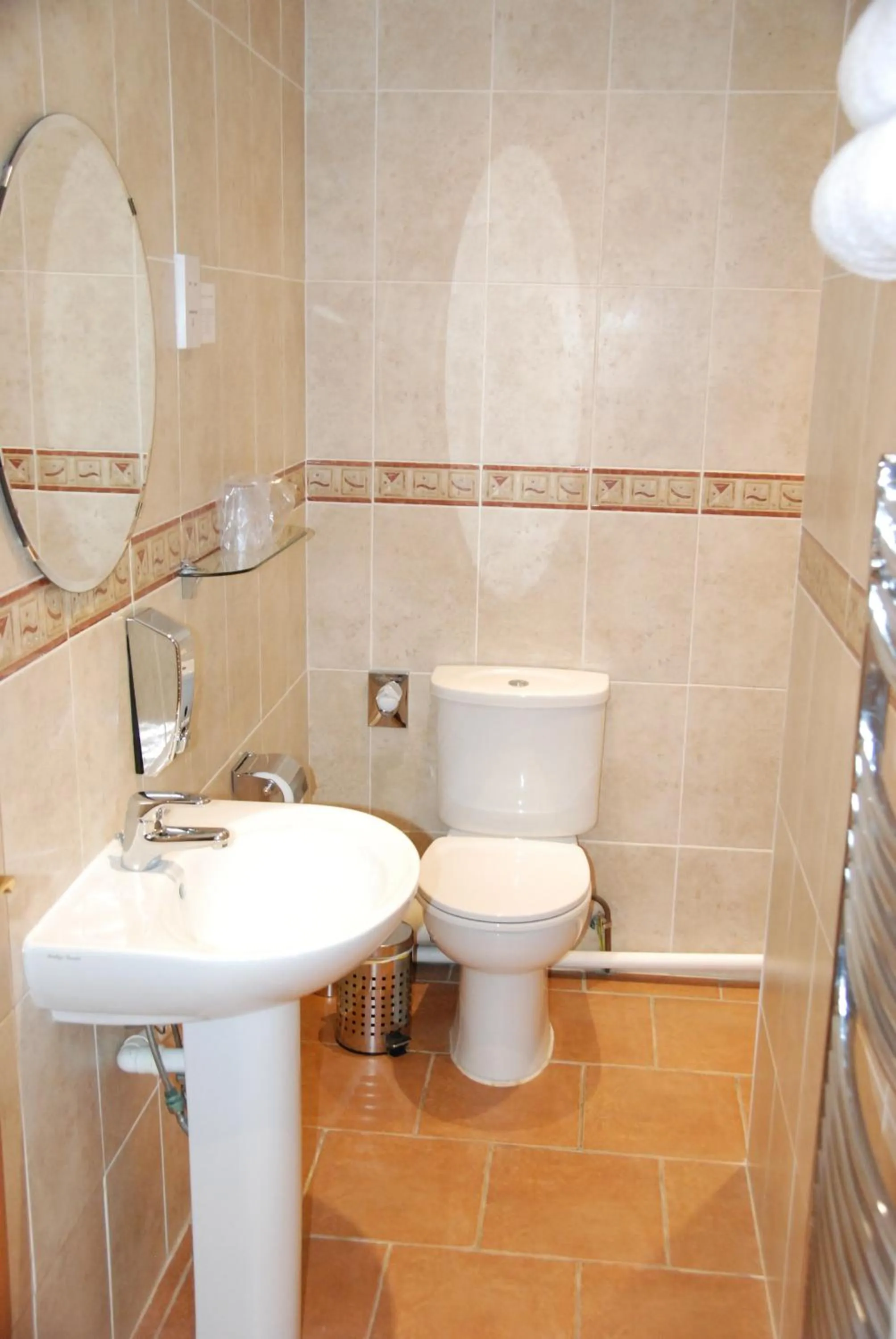 Bathroom in Tudor Lodge