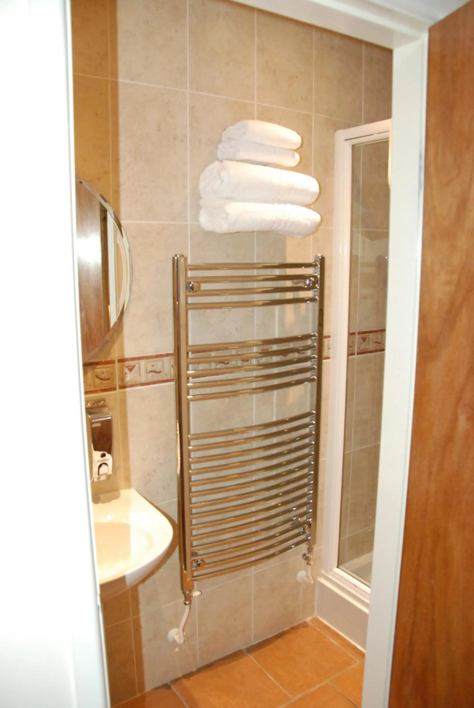 Bathroom in Tudor Lodge