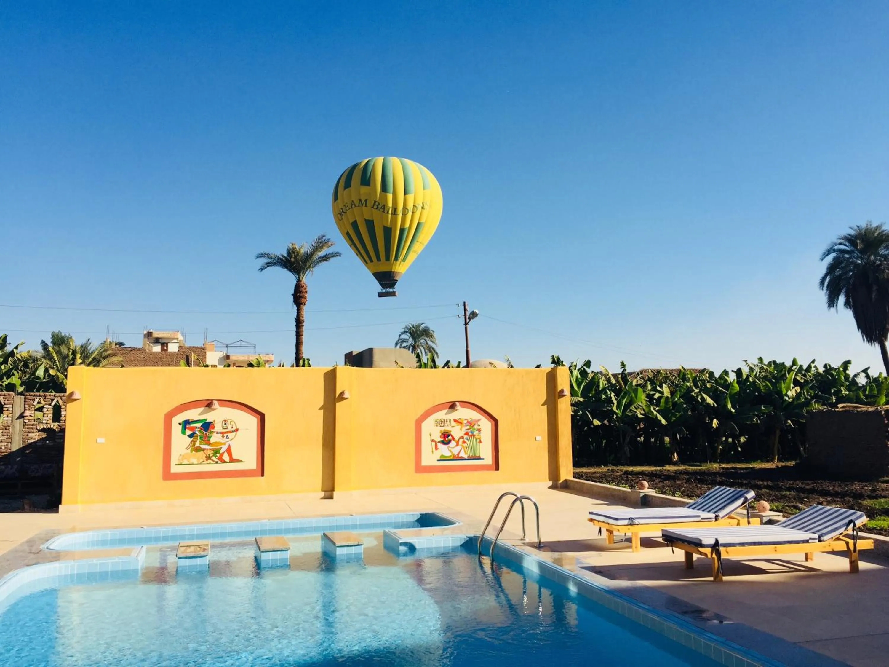 Swimming pool in Jewel Howard Carter Hotel