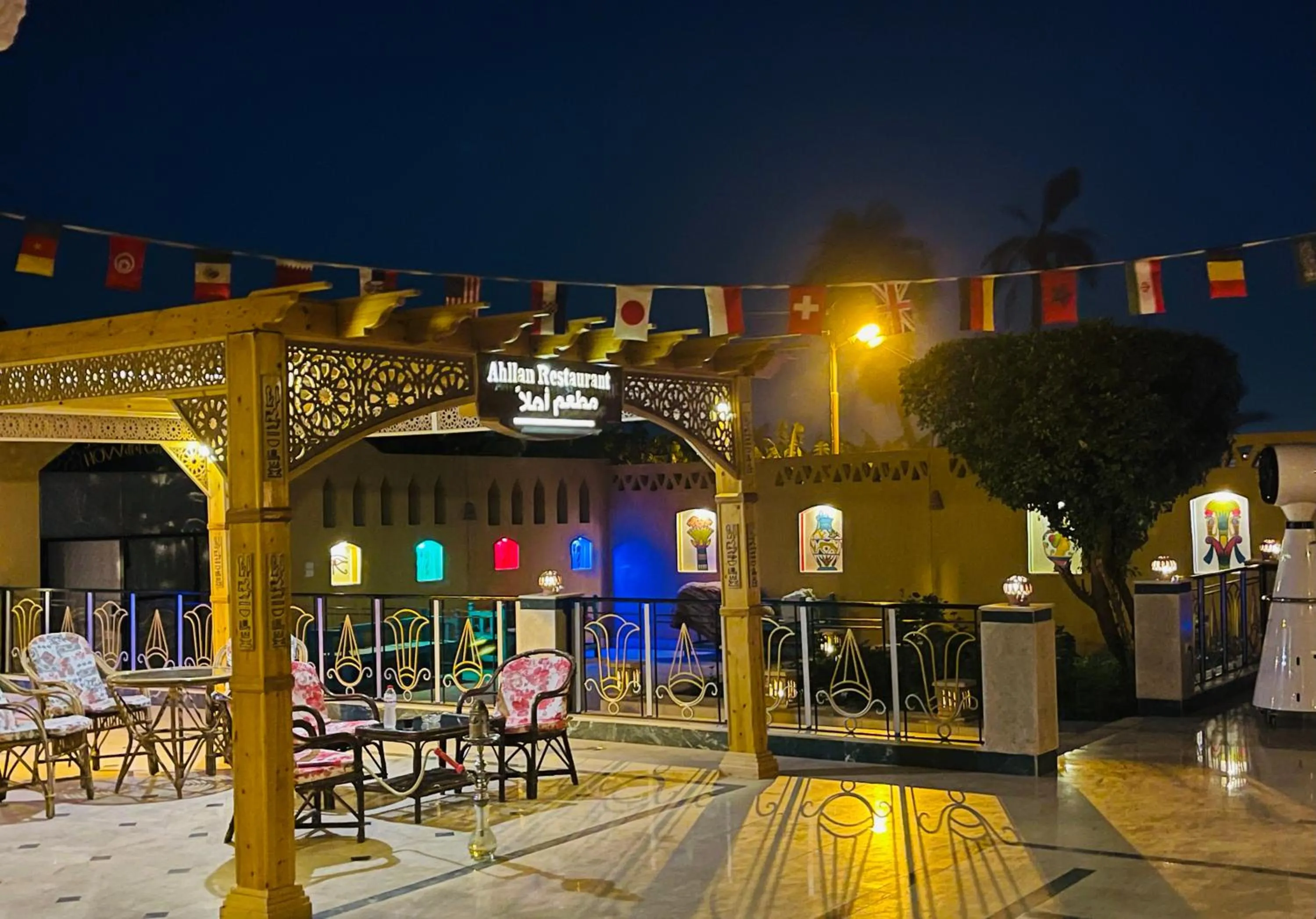 Restaurant/places to eat in Jewel Howard Carter Hotel