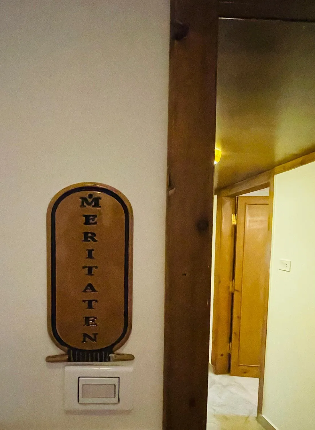 Logo/Certificate/Sign in Jewel Howard Carter Hotel