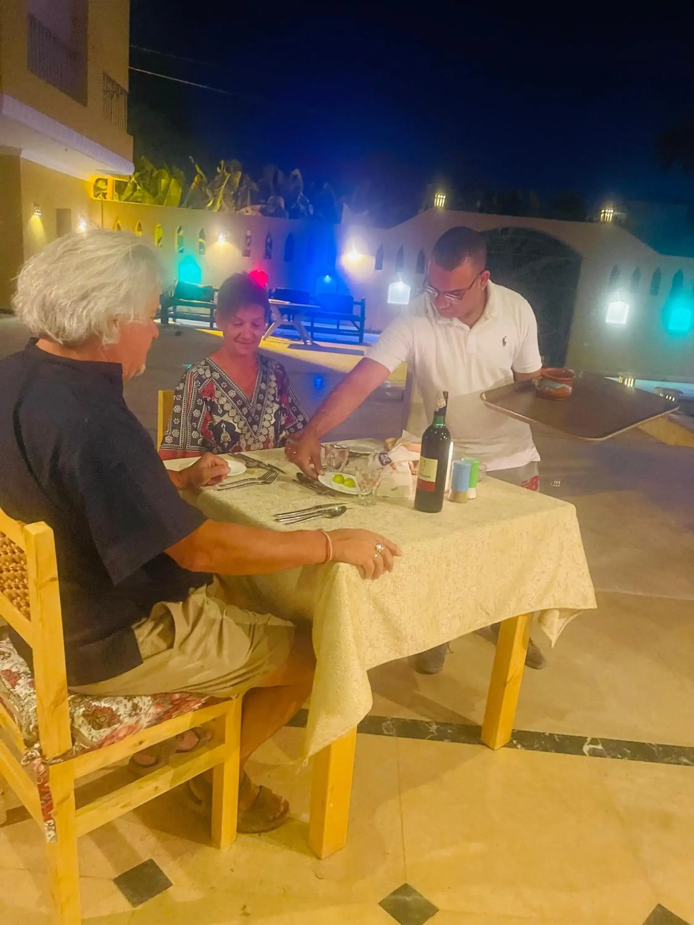 Food and drinks in Jewel Howard Carter Hotel Food and drinks in Jewel Howard Carter Hotel