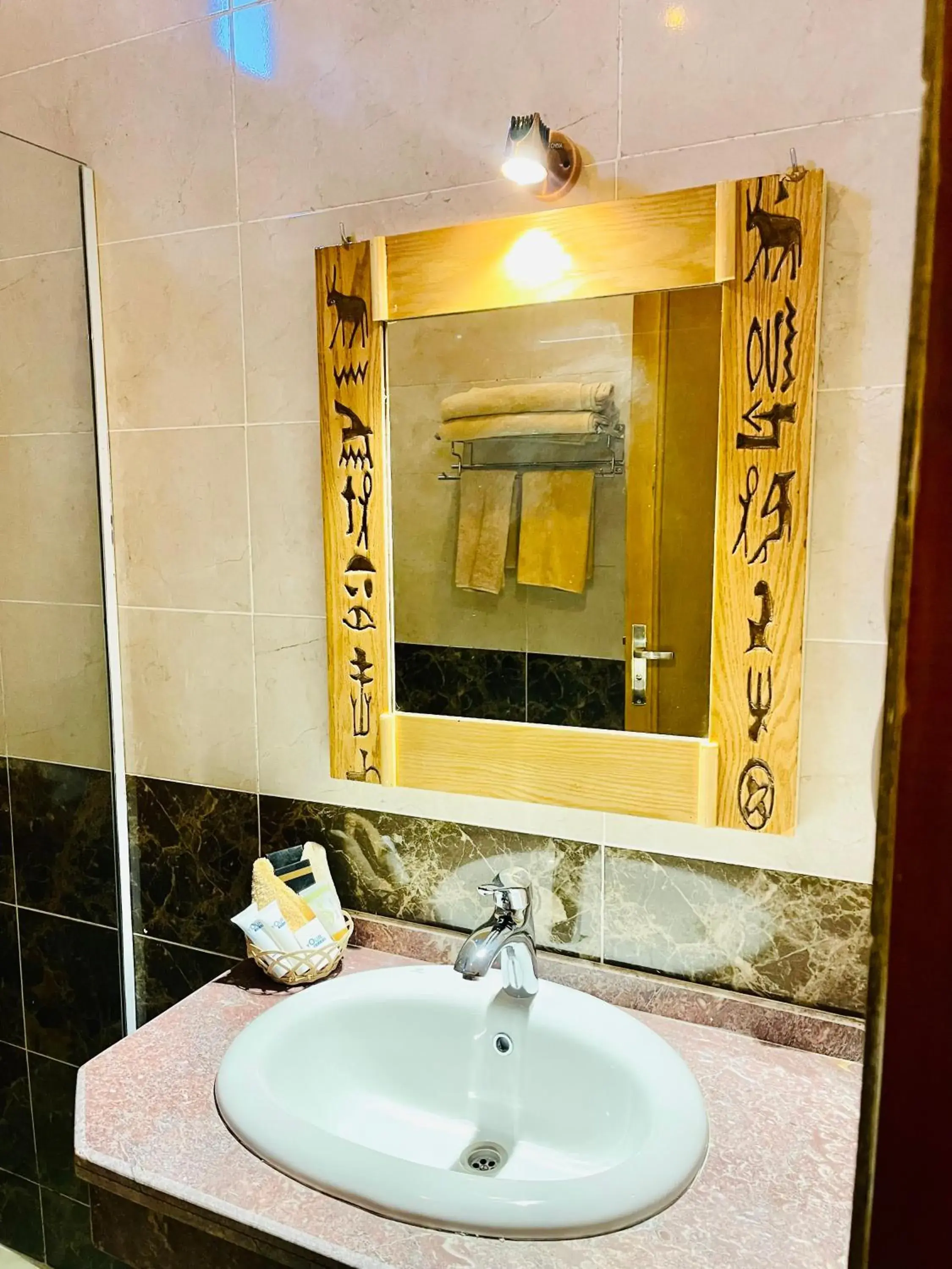 Double or Twin Room with Balcony - single occupancy in Jewel Howard Carter Hotel Double or Twin Room with Balcony - single occupancy in Jewel Howard Carter Hotel