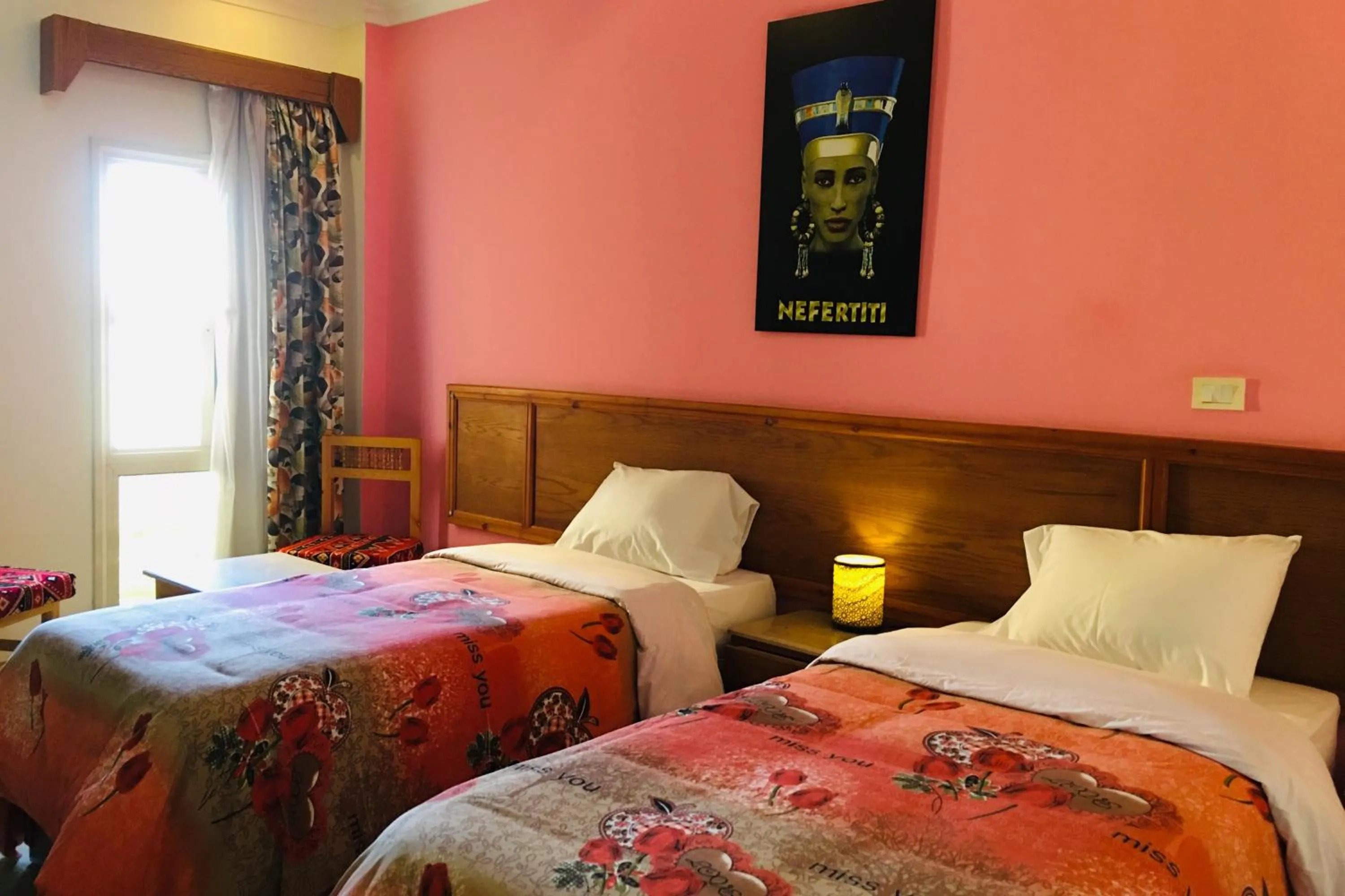 Bedroom, Bed in Jewel Howard Carter Hotel