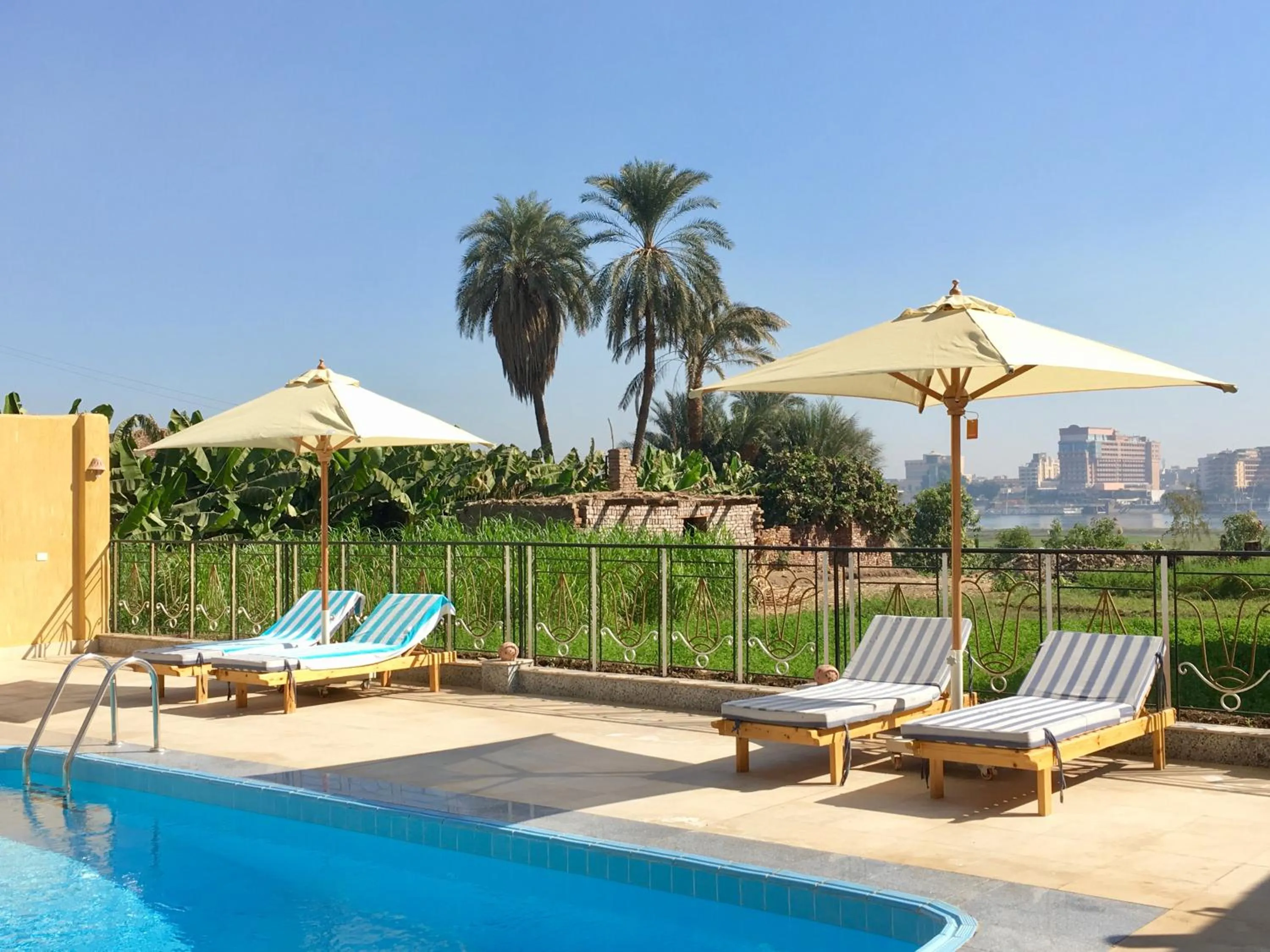 Swimming pool in Jewel Howard Carter Hotel