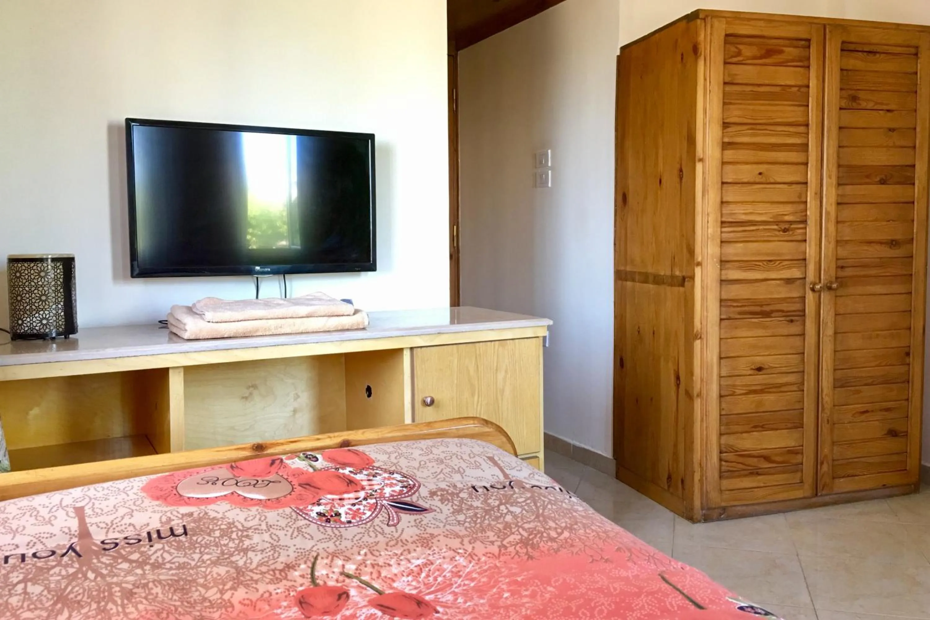 Bedroom in Jewel Howard Carter Hotel