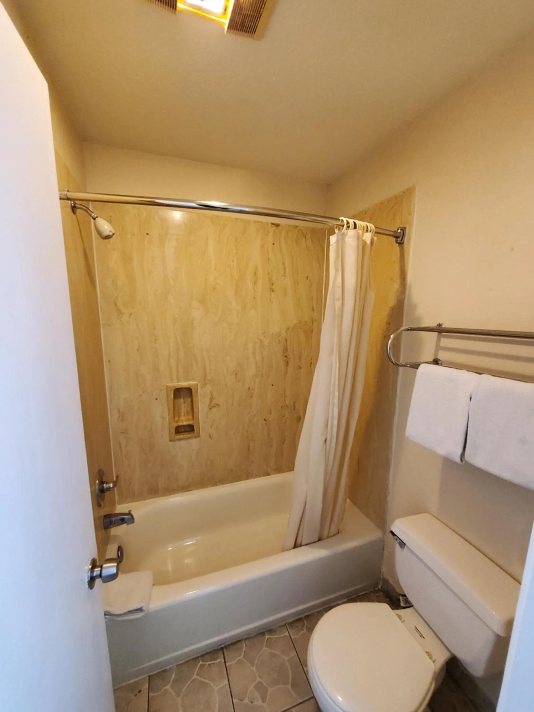 Bathroom in River Inn Motel