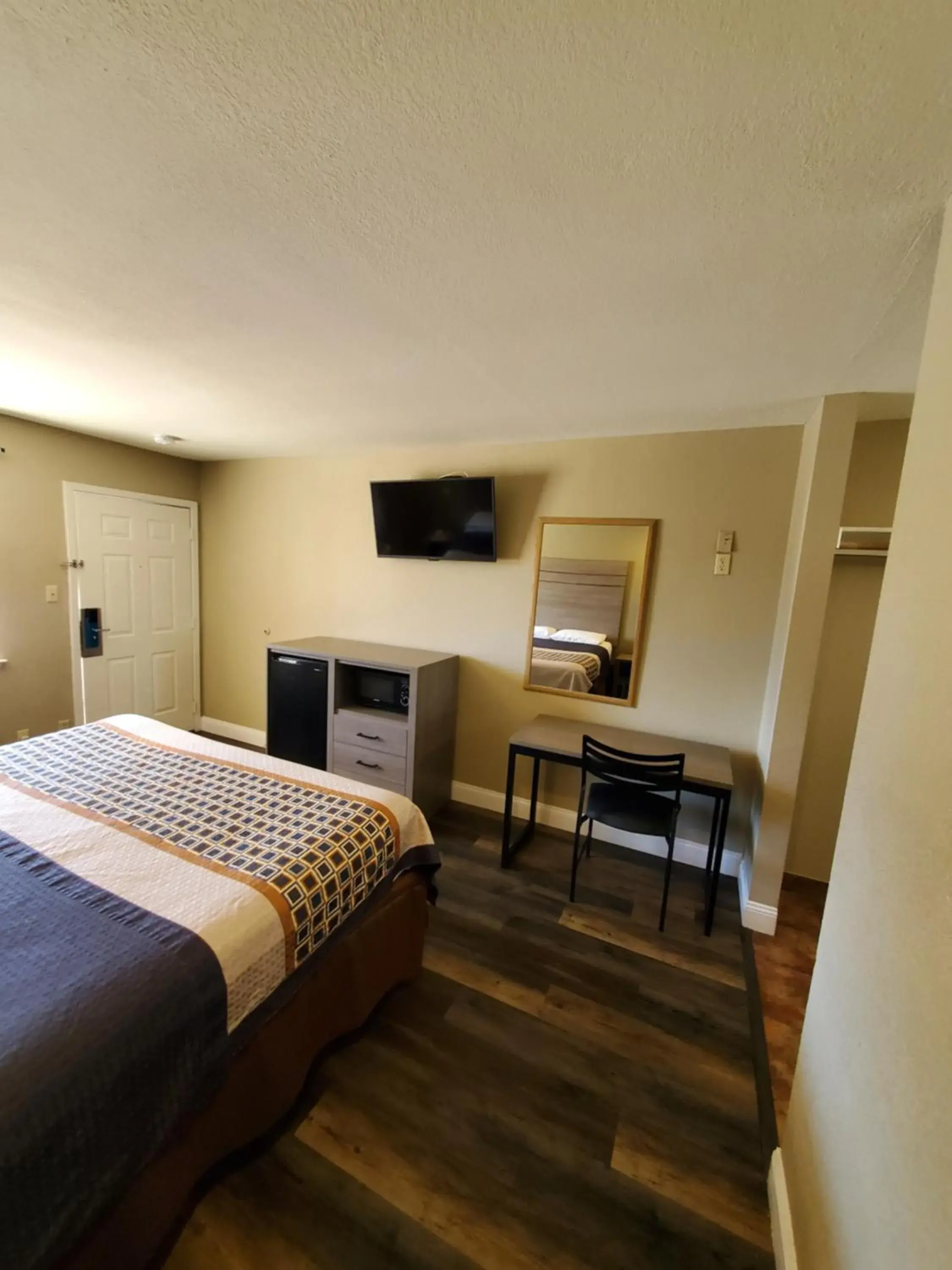 Photo of the whole room, Bed in River Inn Motel Photo of the whole room, Bed in River Inn Motel