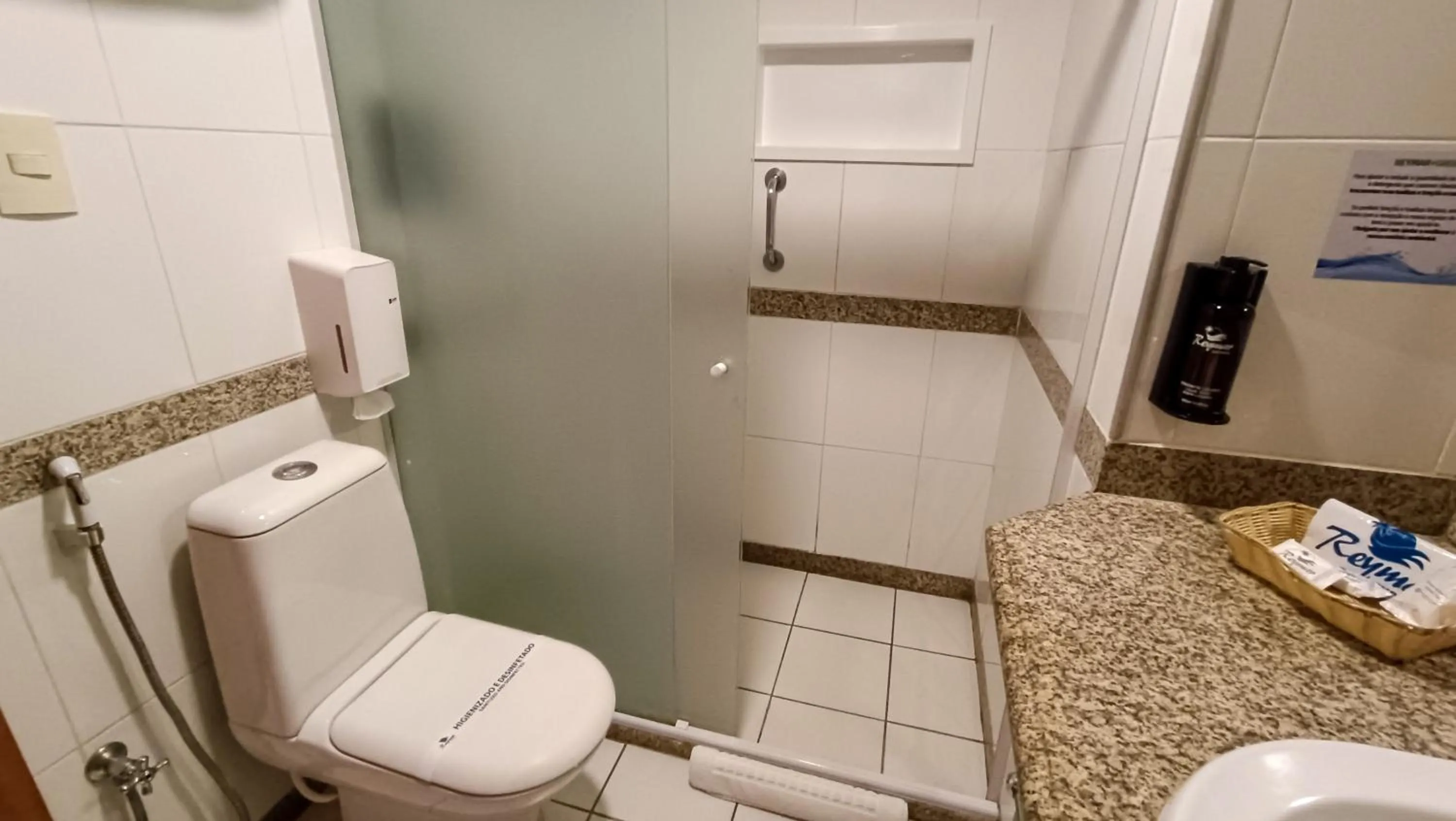 Bathroom in Reymar Hotel Maceió