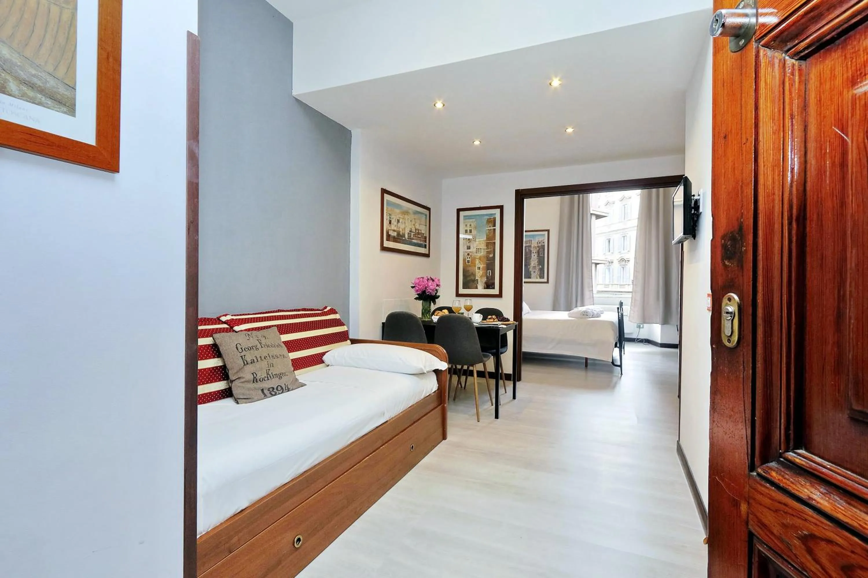 Living room, Bed in 4BNB - Cavour Square Apartment