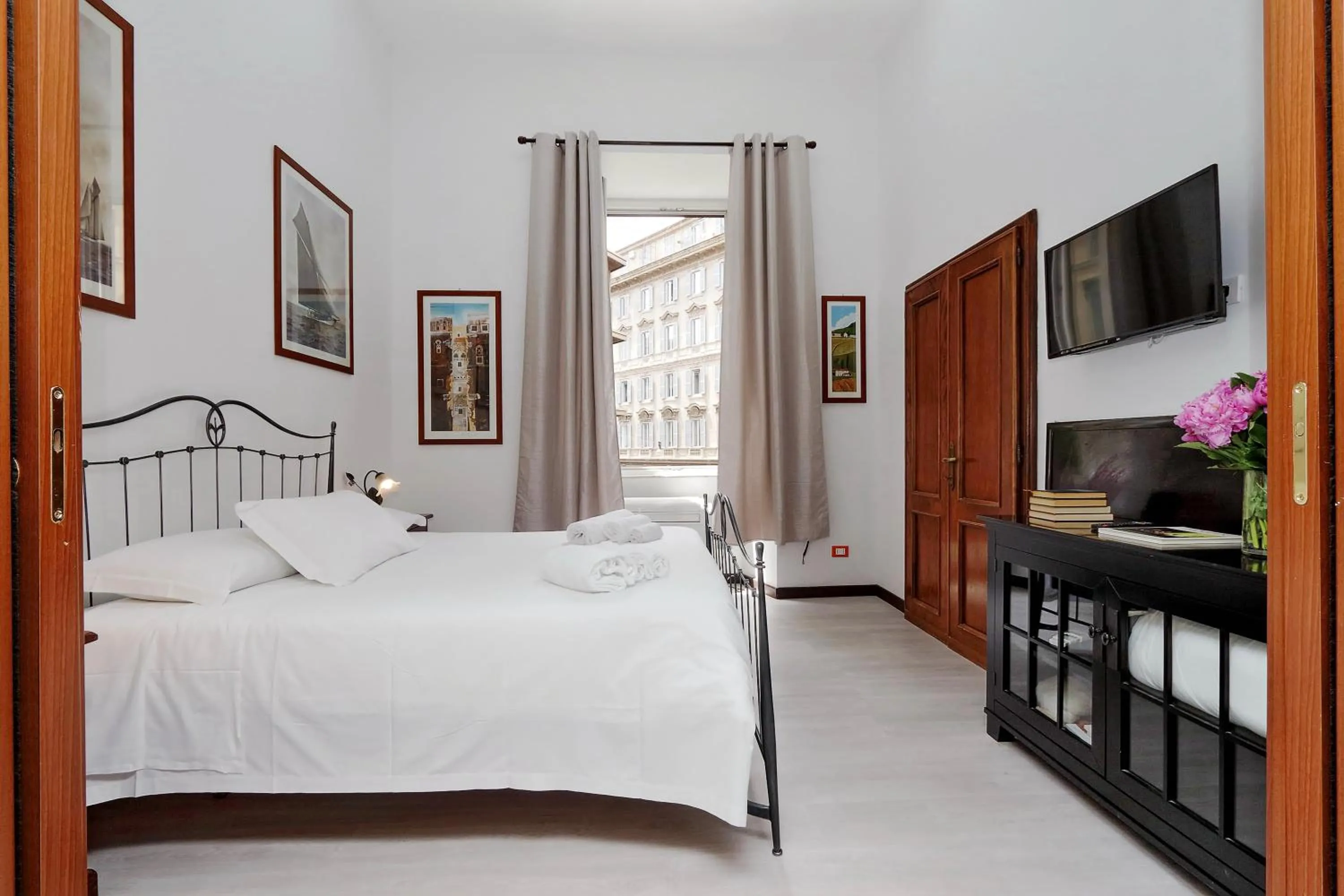 Bedroom, Bed in 4BNB - Cavour Square Apartment