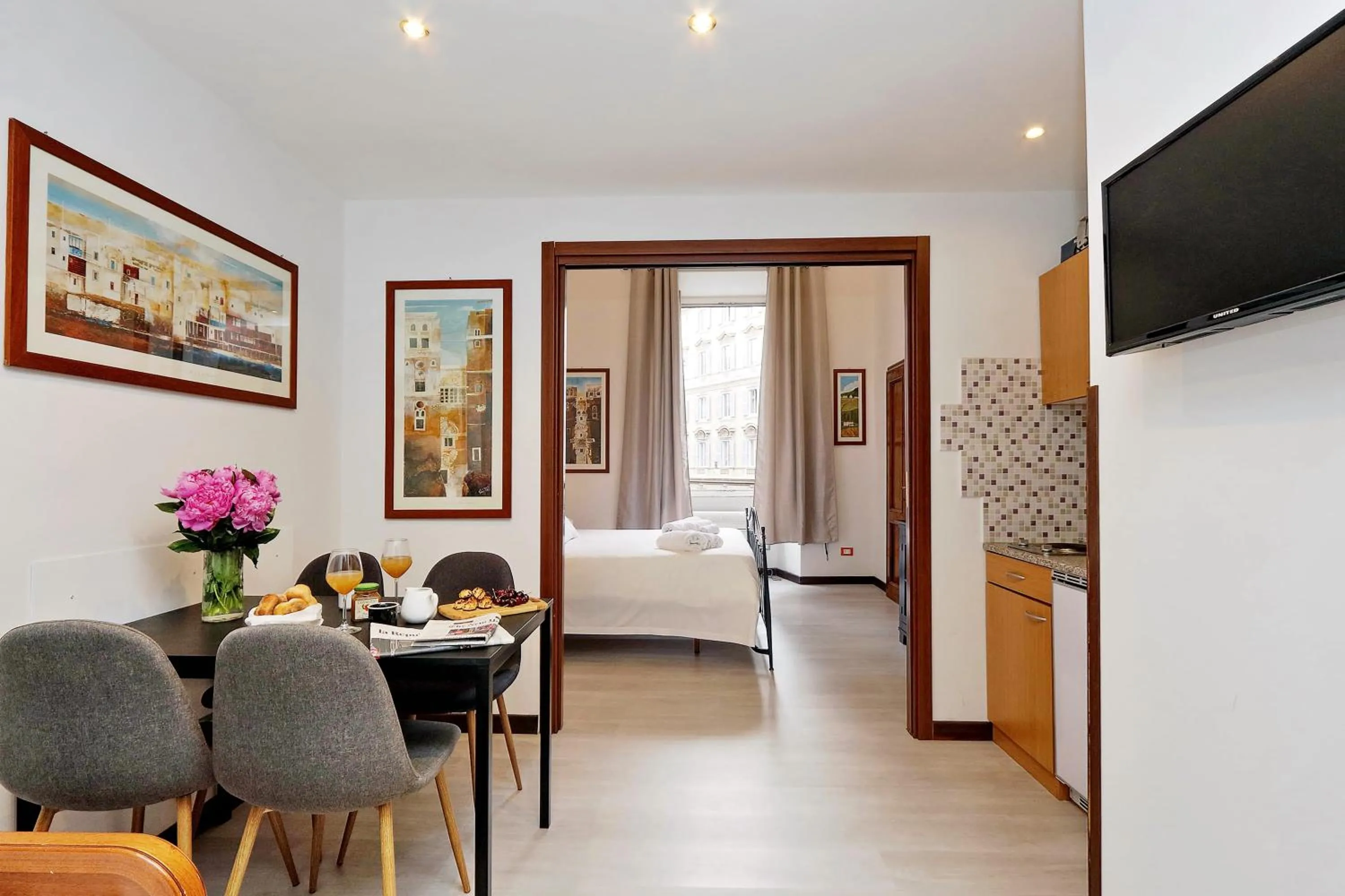 Kitchen or kitchenette, Bed in 4BNB - Cavour Square Apartment