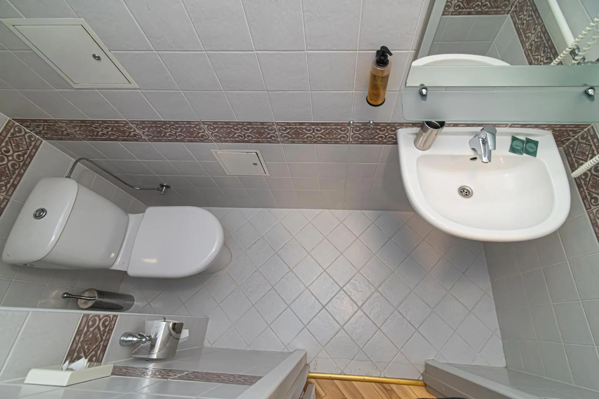 Toilet in Domus Maria