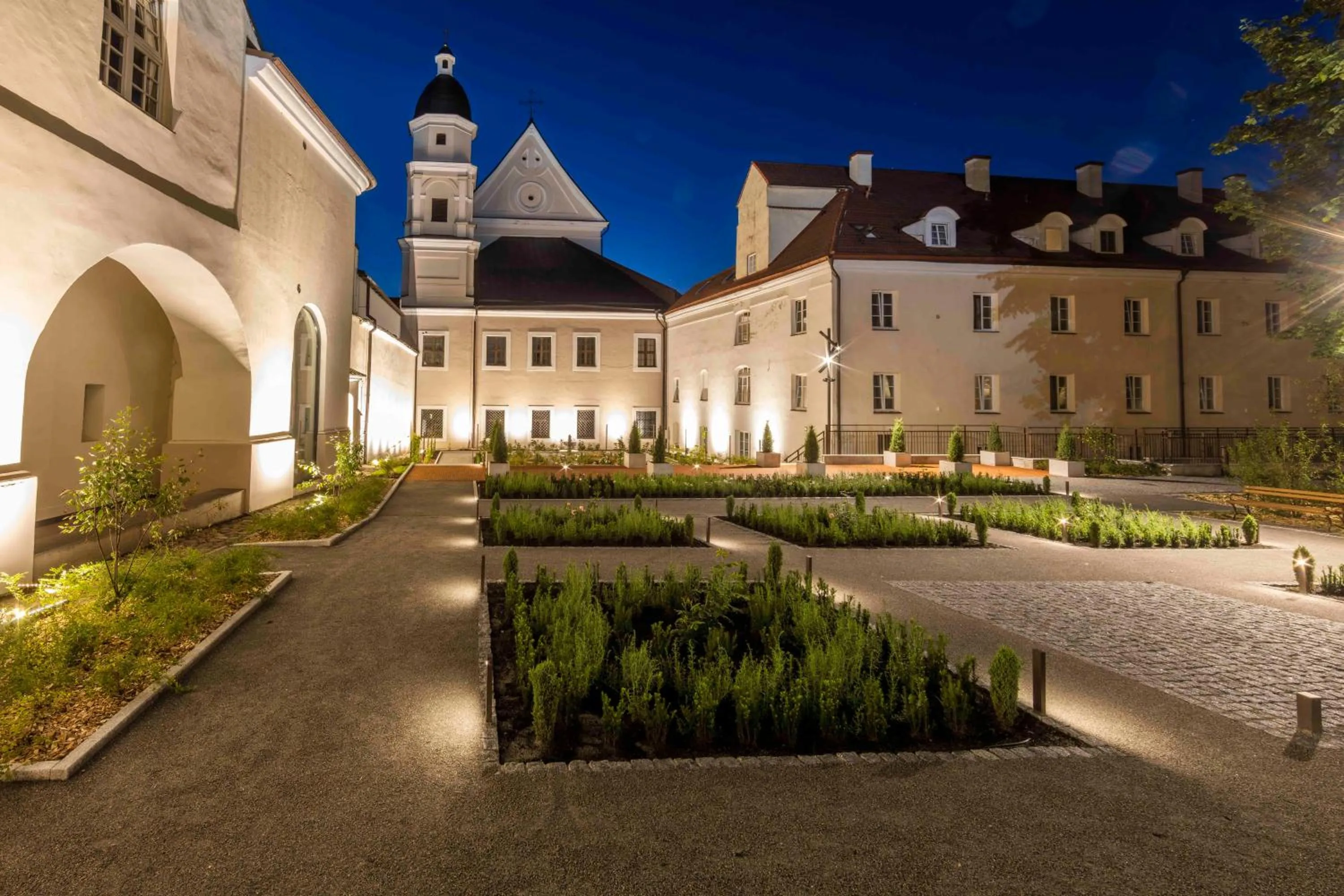 Property building in Domus Maria