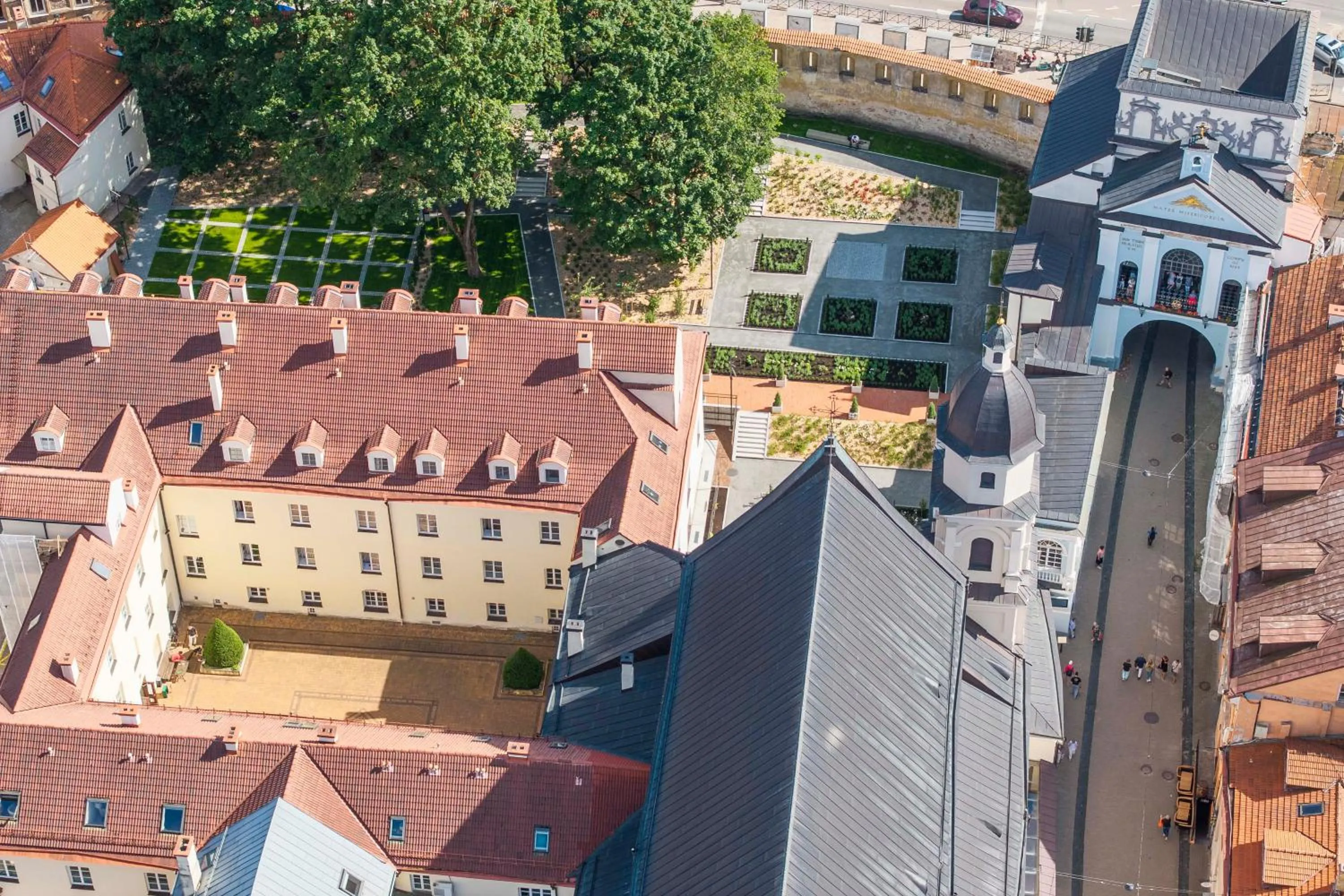 Property building in Domus Maria