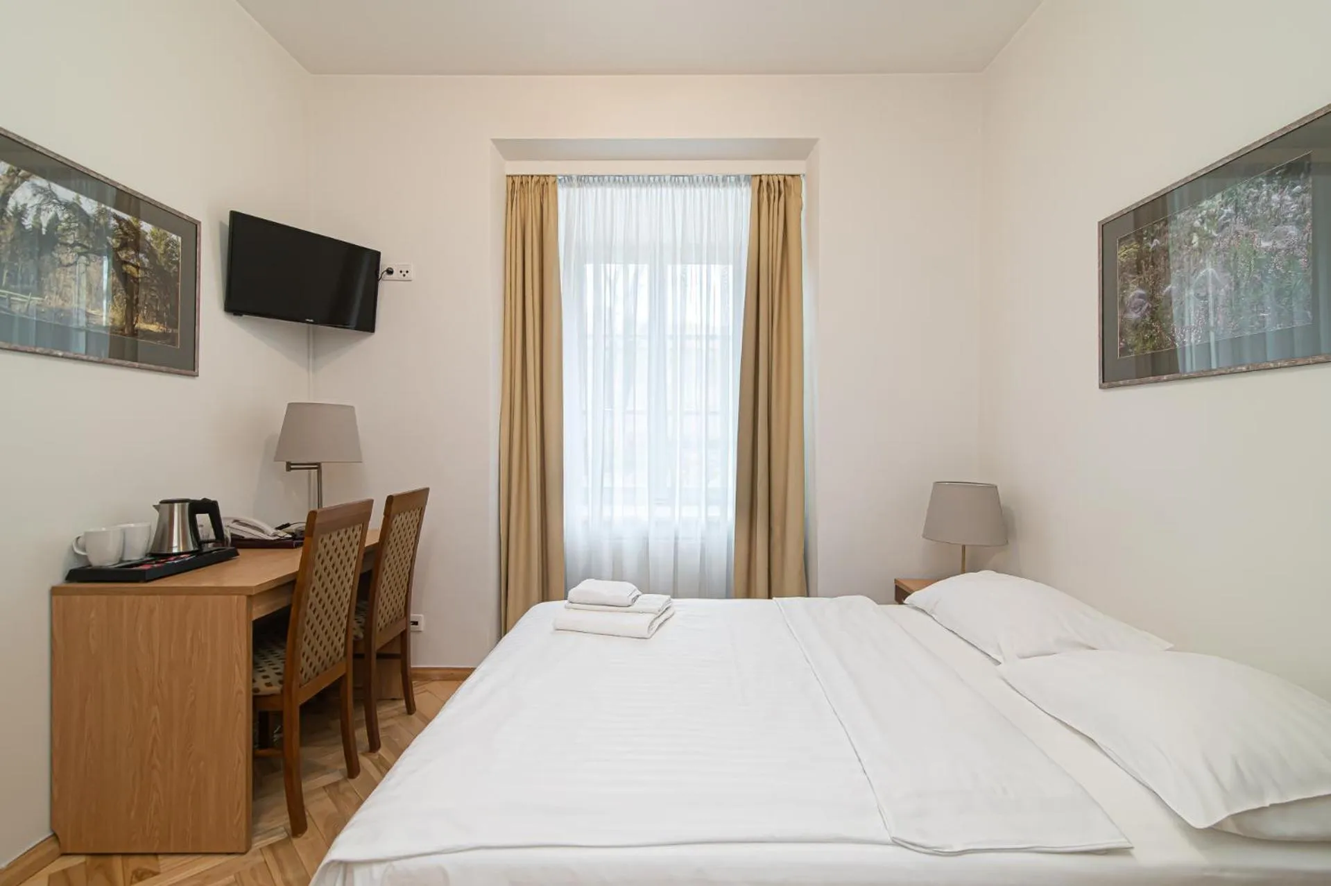 Bedroom, Bed in Domus Maria